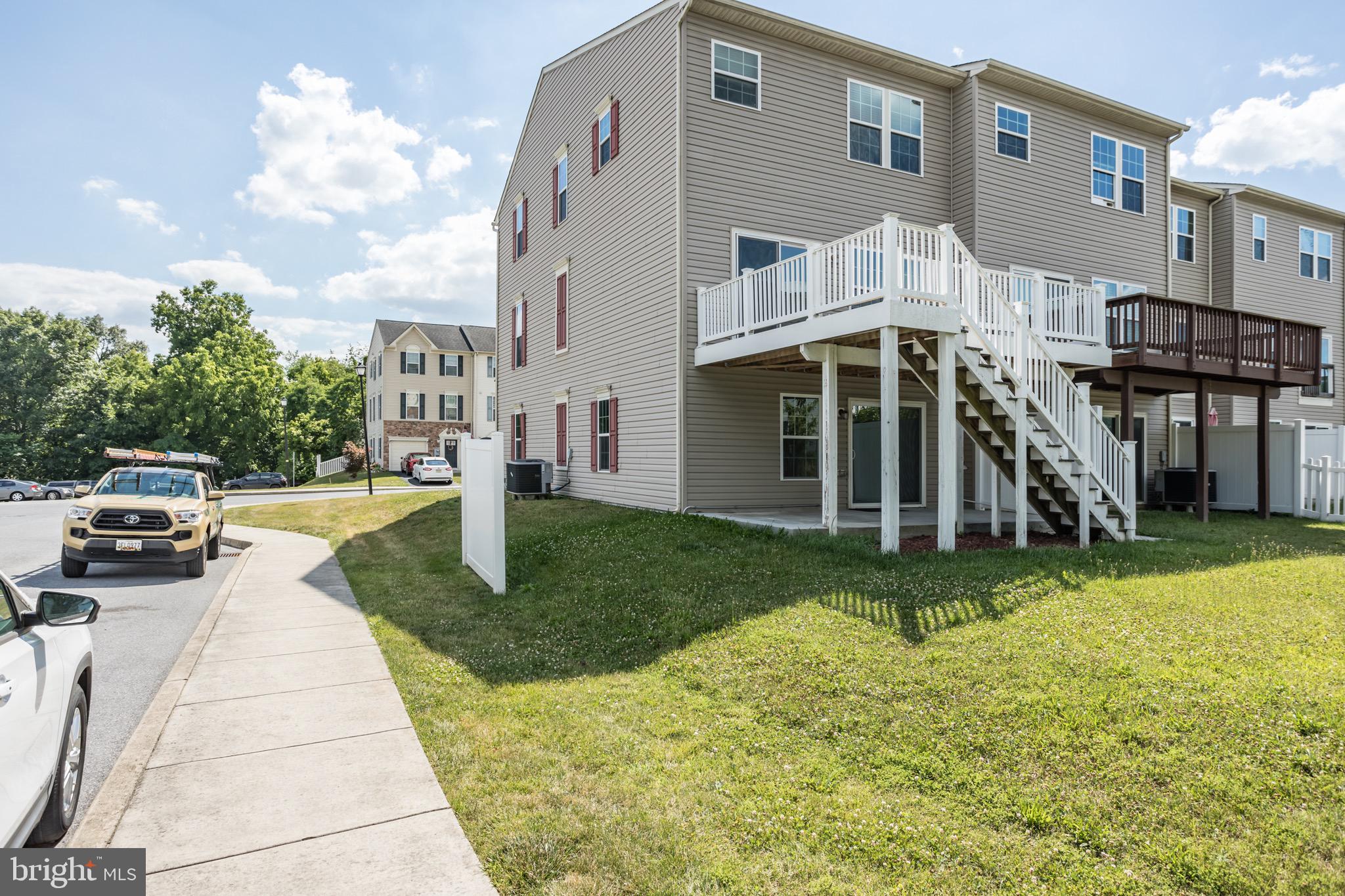 BROOKFIELD - Residential