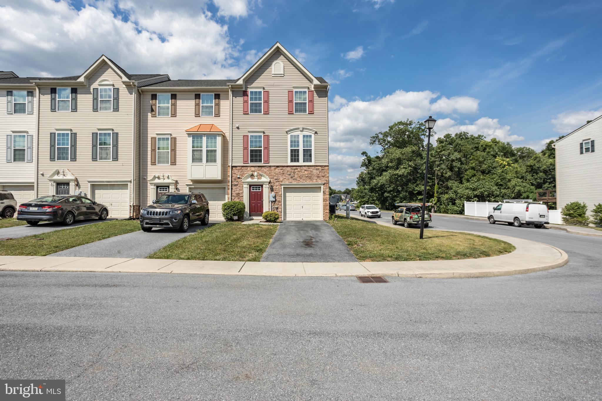 BROOKFIELD - Residential