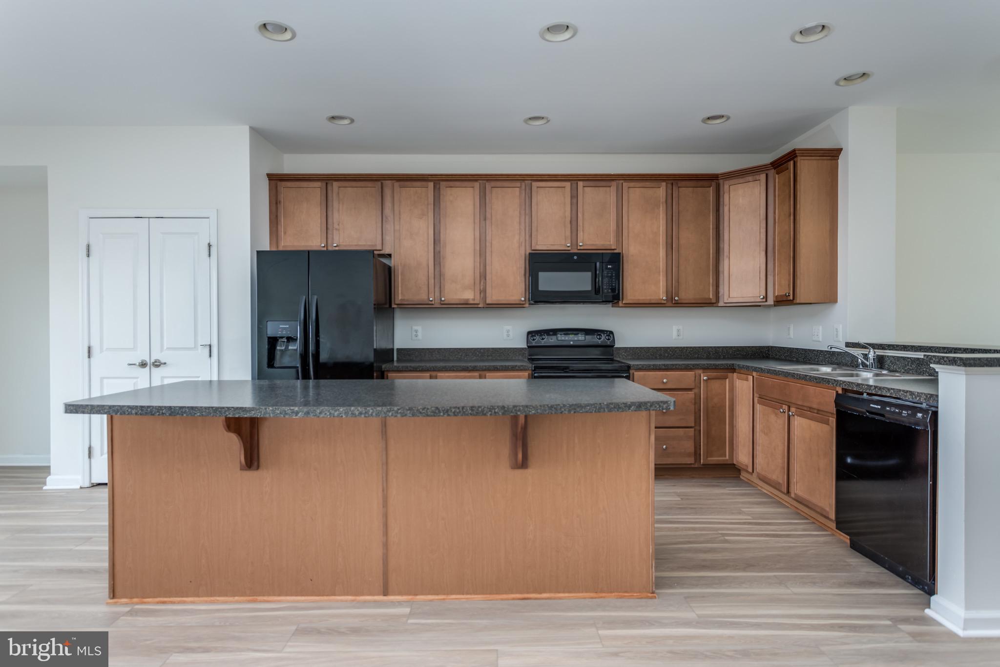 BROOKFIELD - Residential