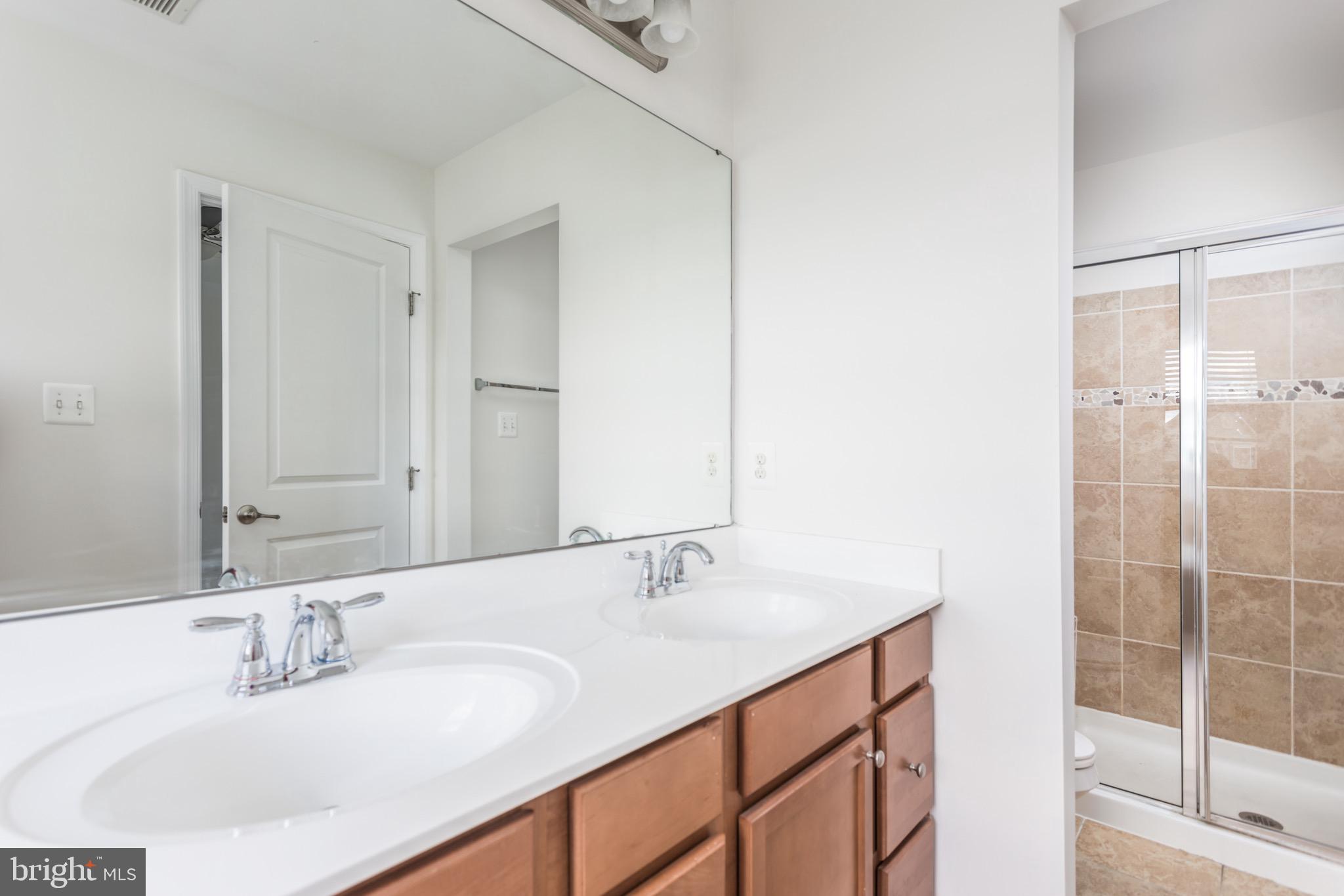 BROOKFIELD - Residential