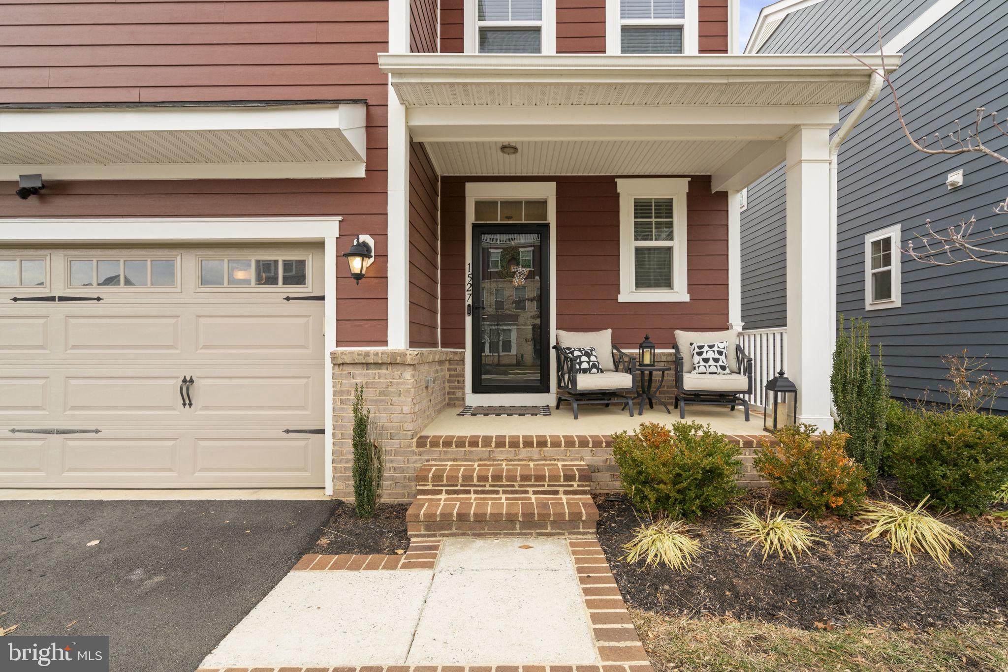 1527 MEADOWLARK GLEN ROAD