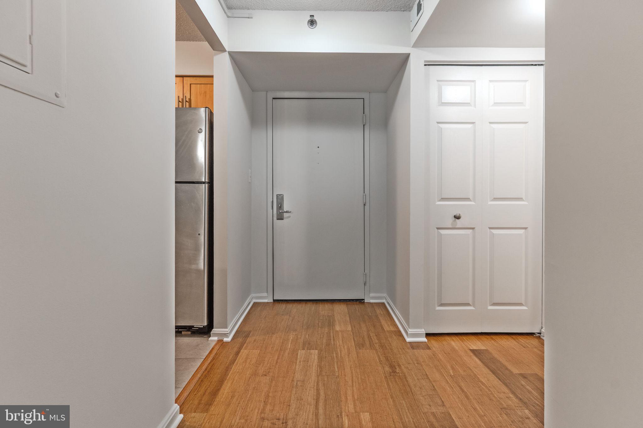 10101 GROSVENOR L03