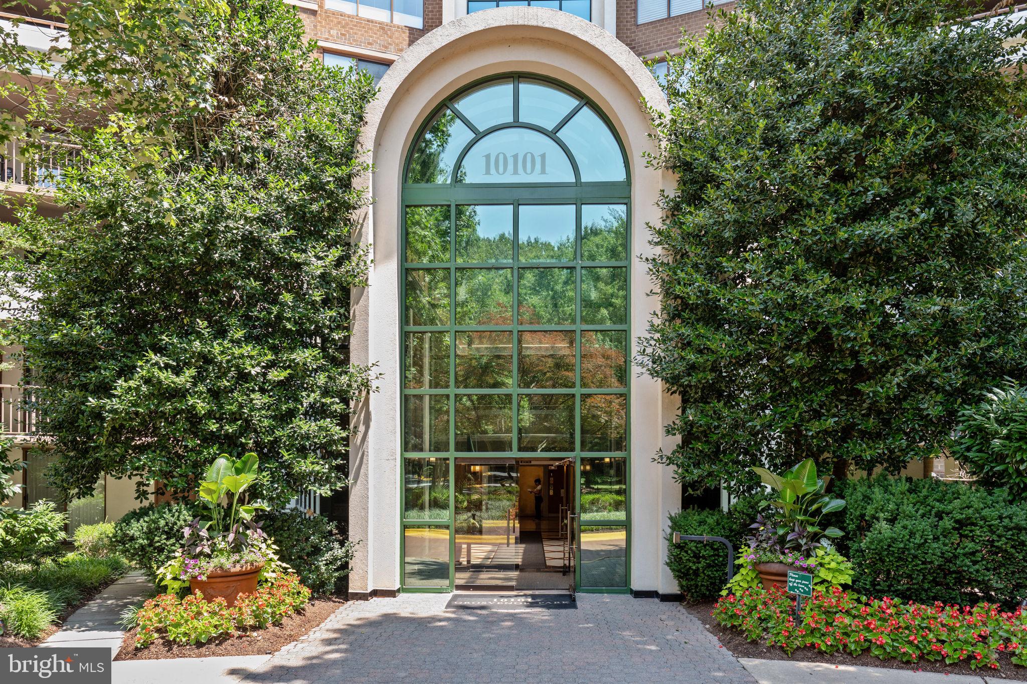 10101 GROSVENOR L03