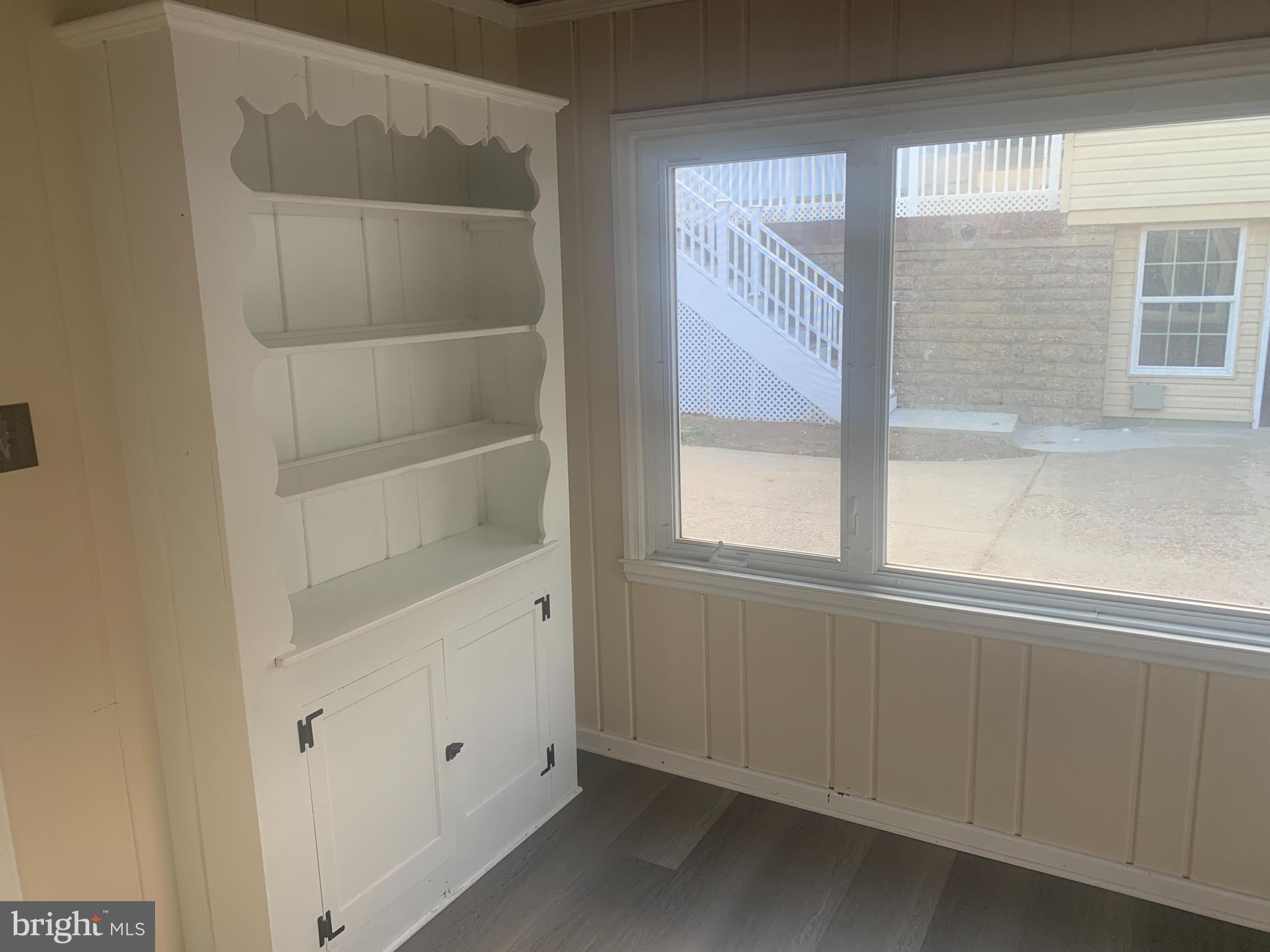 HAMPSHIRE KNOLLS - Residential Lease