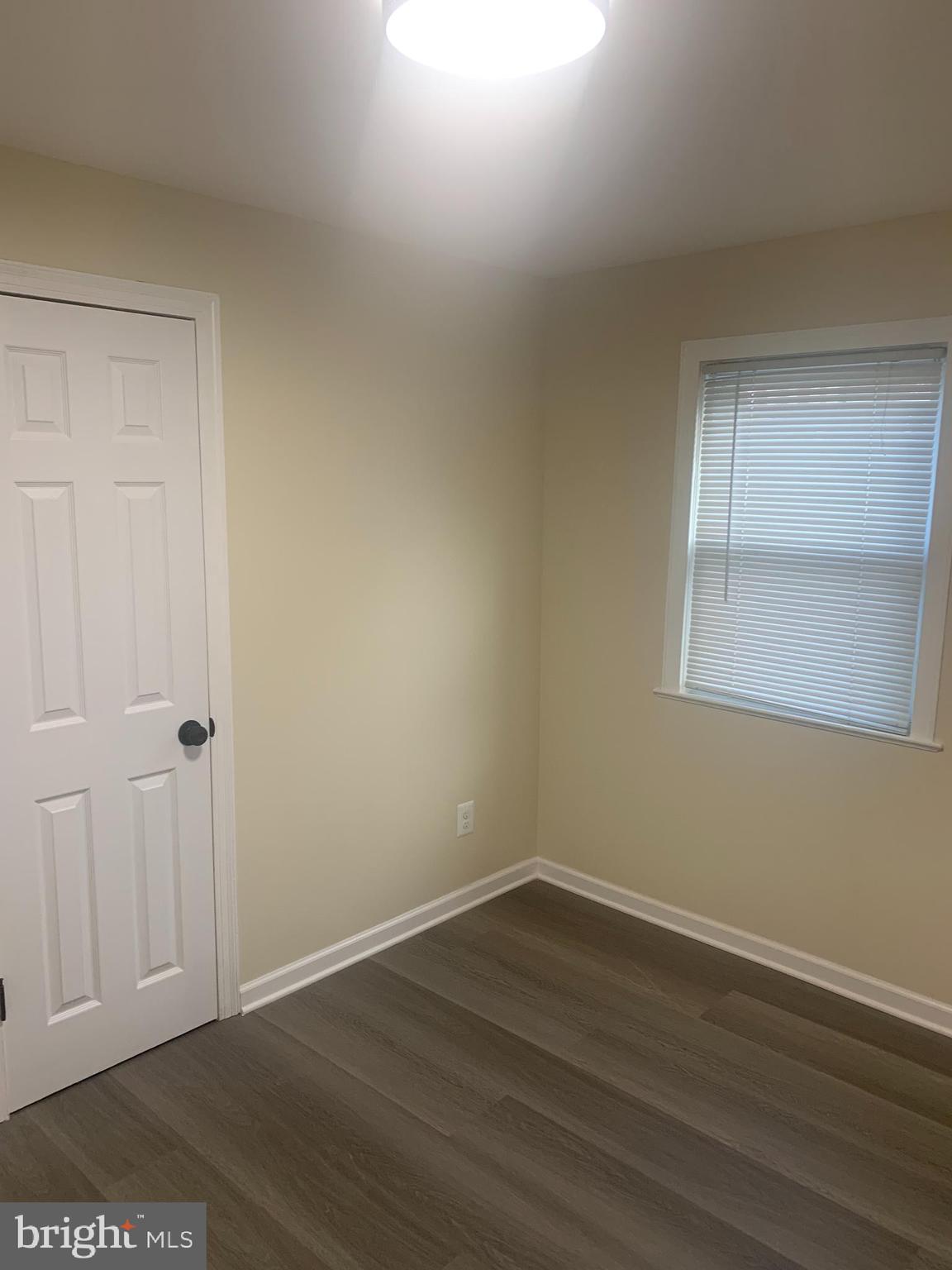 HAMPSHIRE KNOLLS - Residential Lease