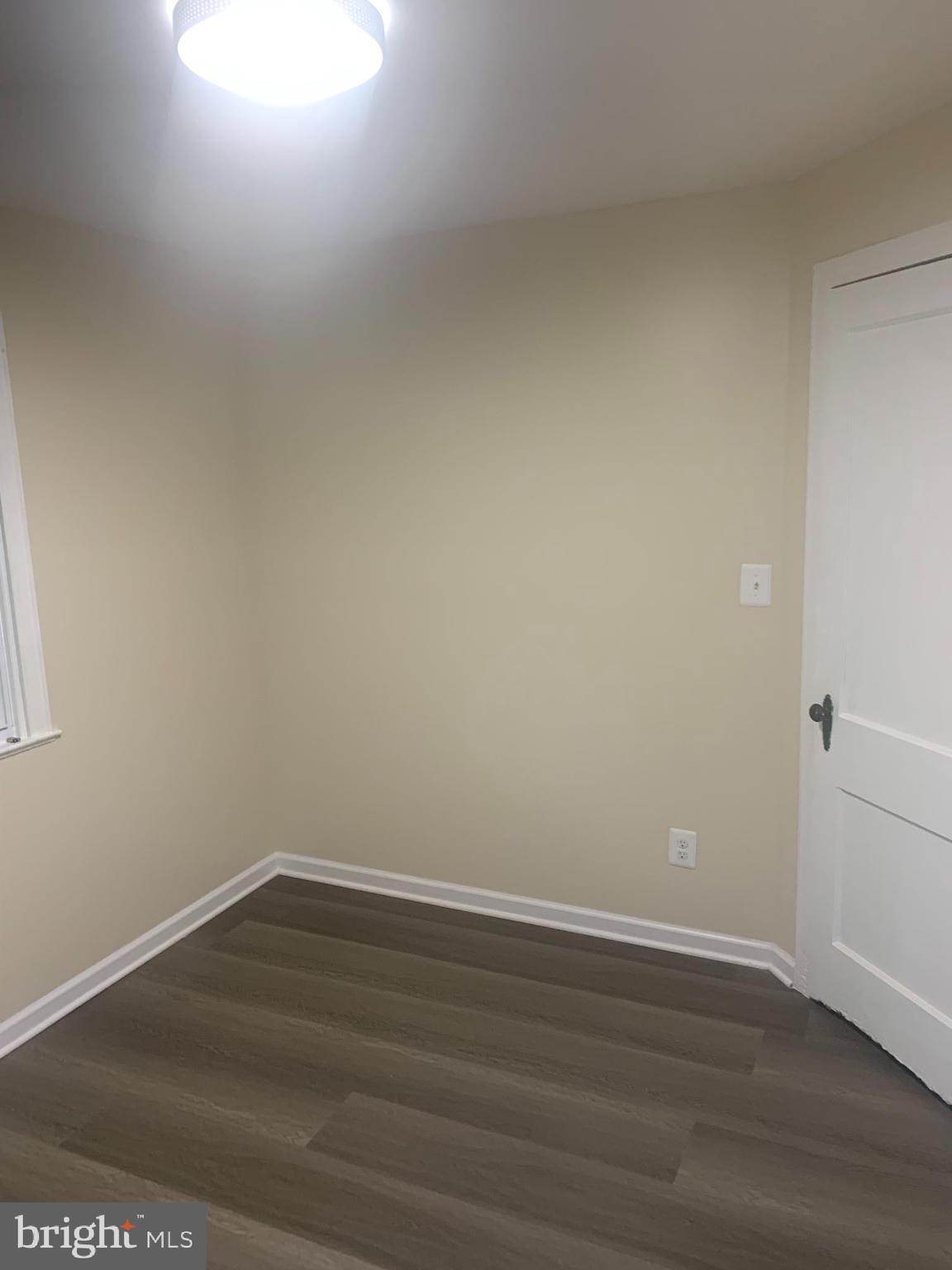 HAMPSHIRE KNOLLS - Residential Lease