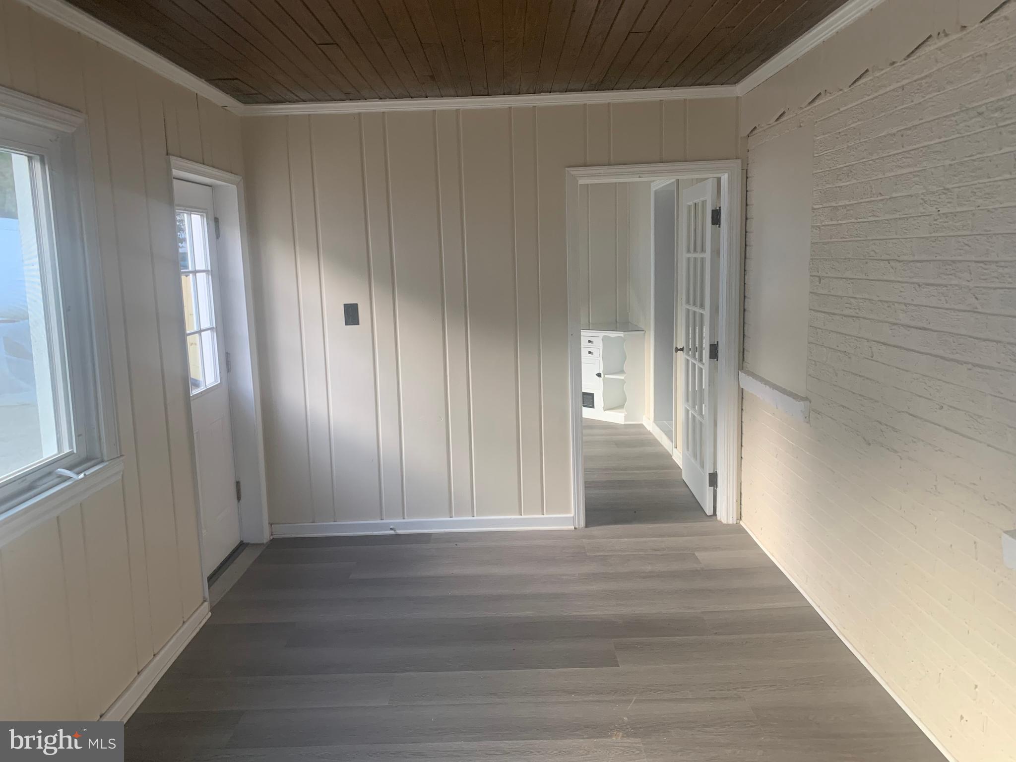 HAMPSHIRE KNOLLS - Residential Lease