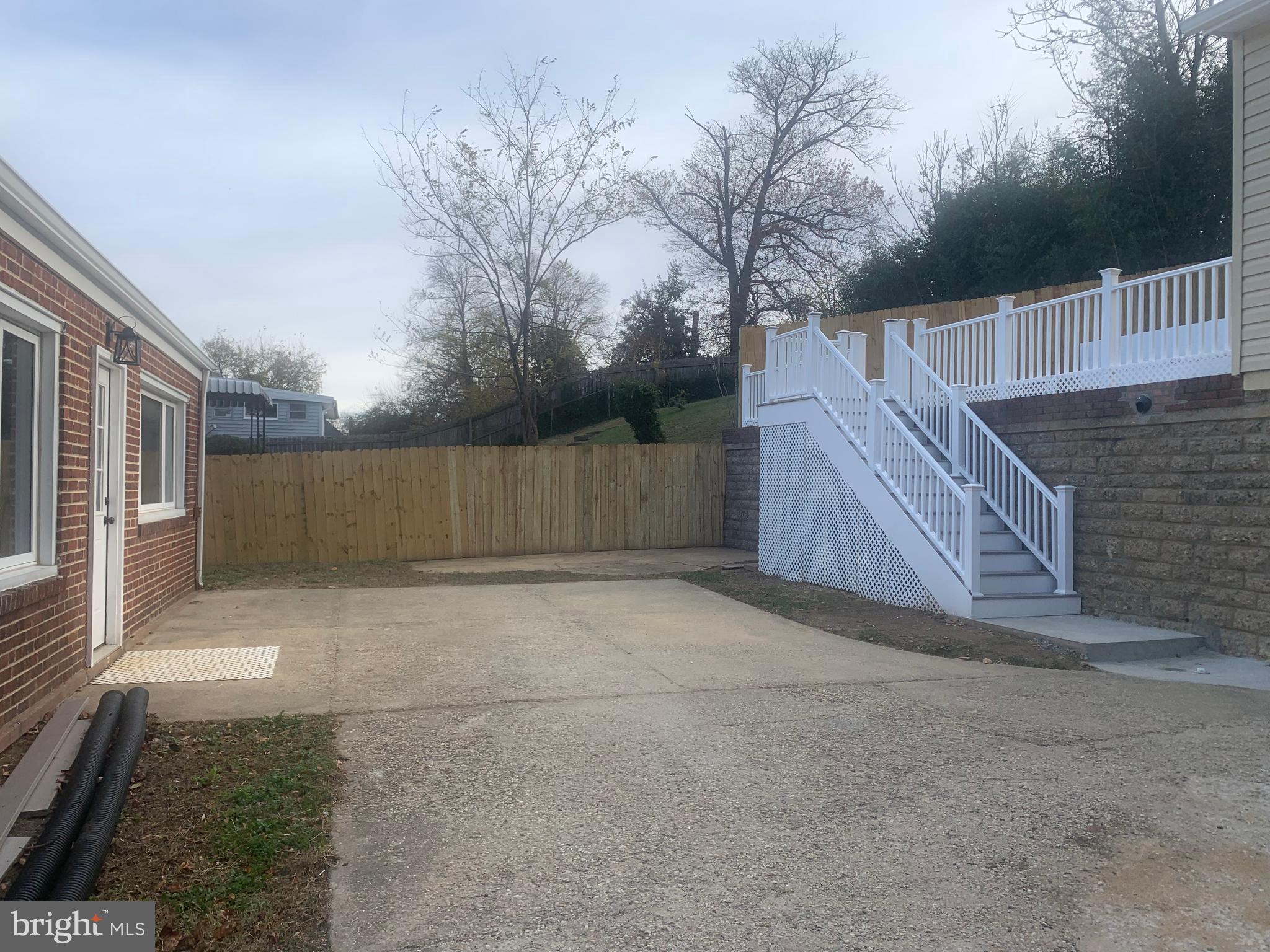 HAMPSHIRE KNOLLS - Residential Lease