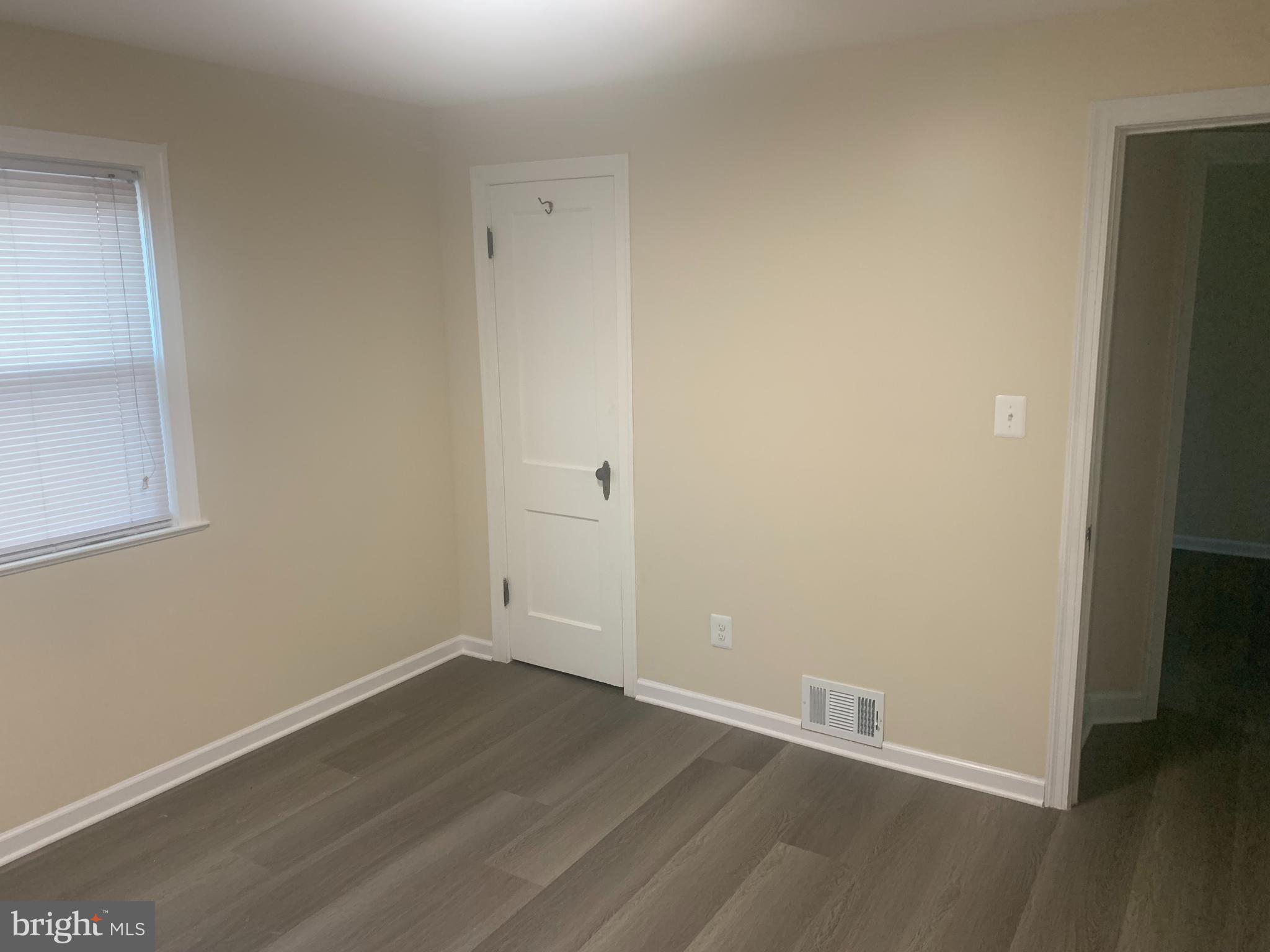 HAMPSHIRE KNOLLS - Residential Lease