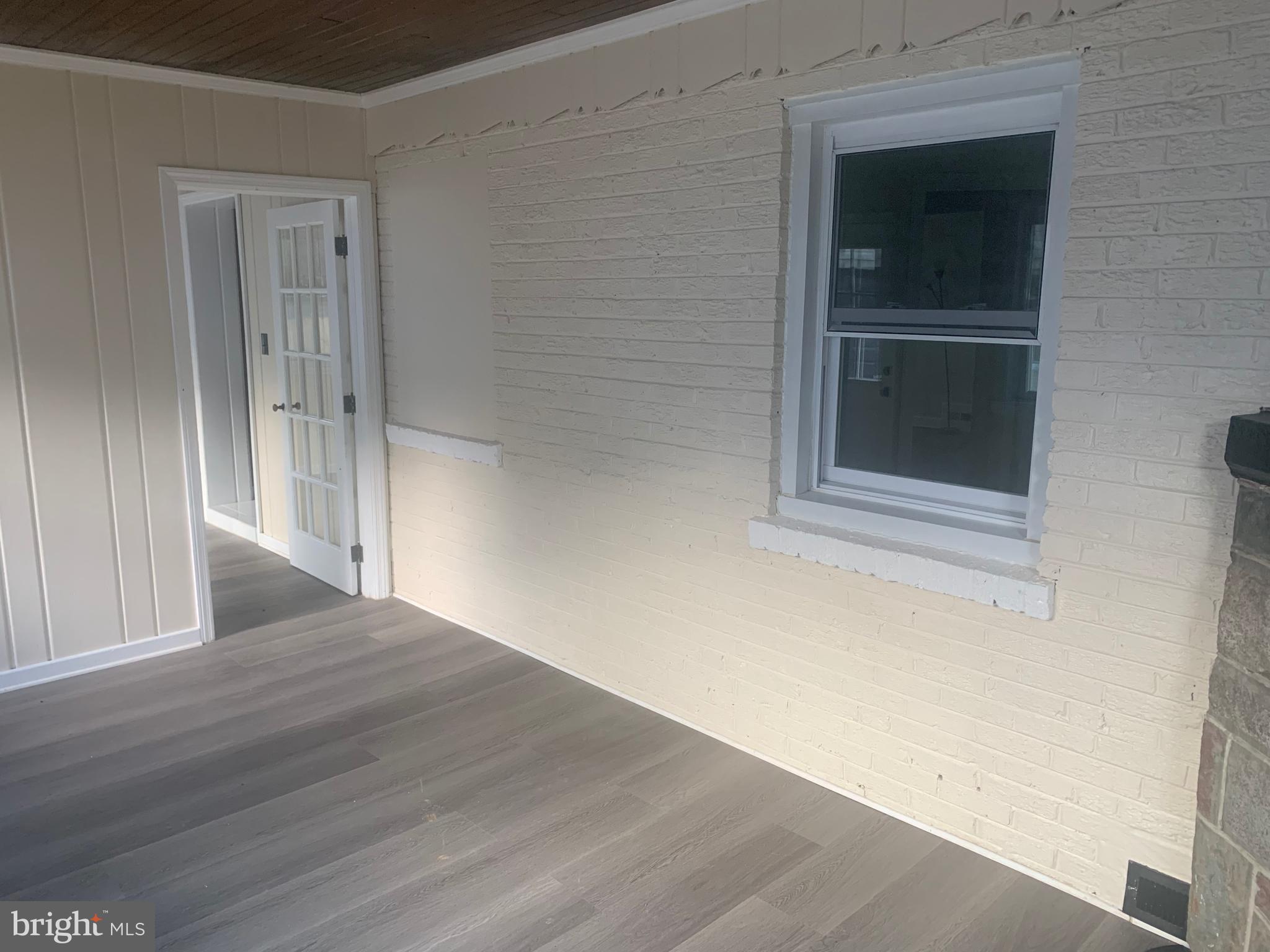 HAMPSHIRE KNOLLS - Residential Lease