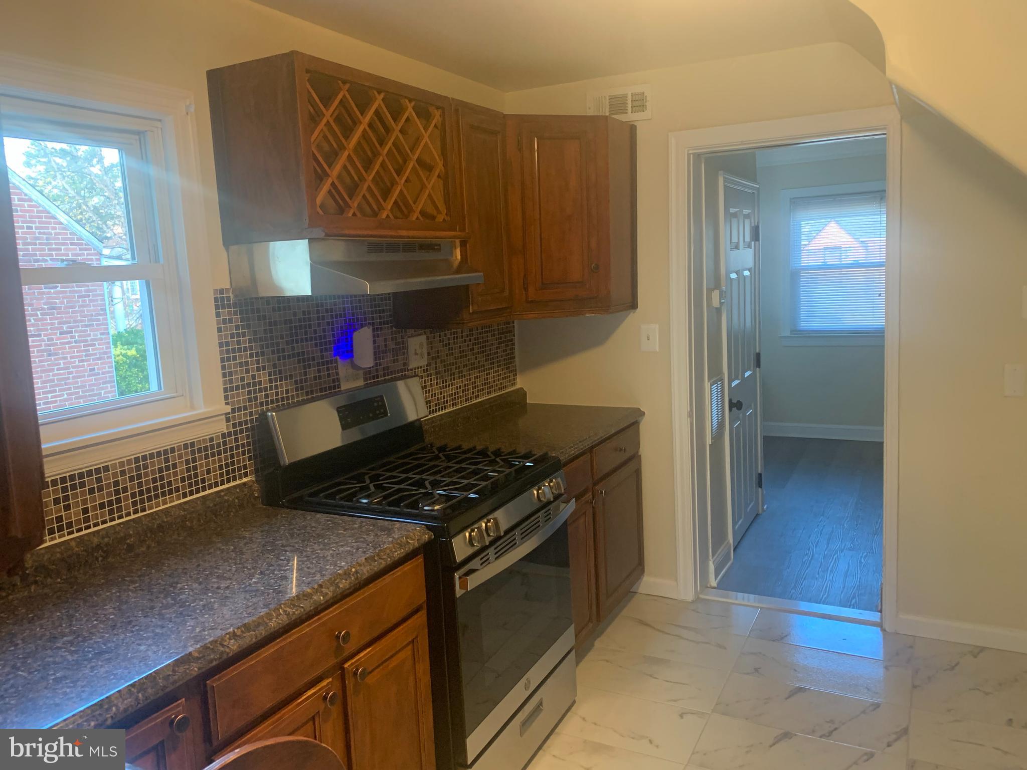 HAMPSHIRE KNOLLS - Residential Lease