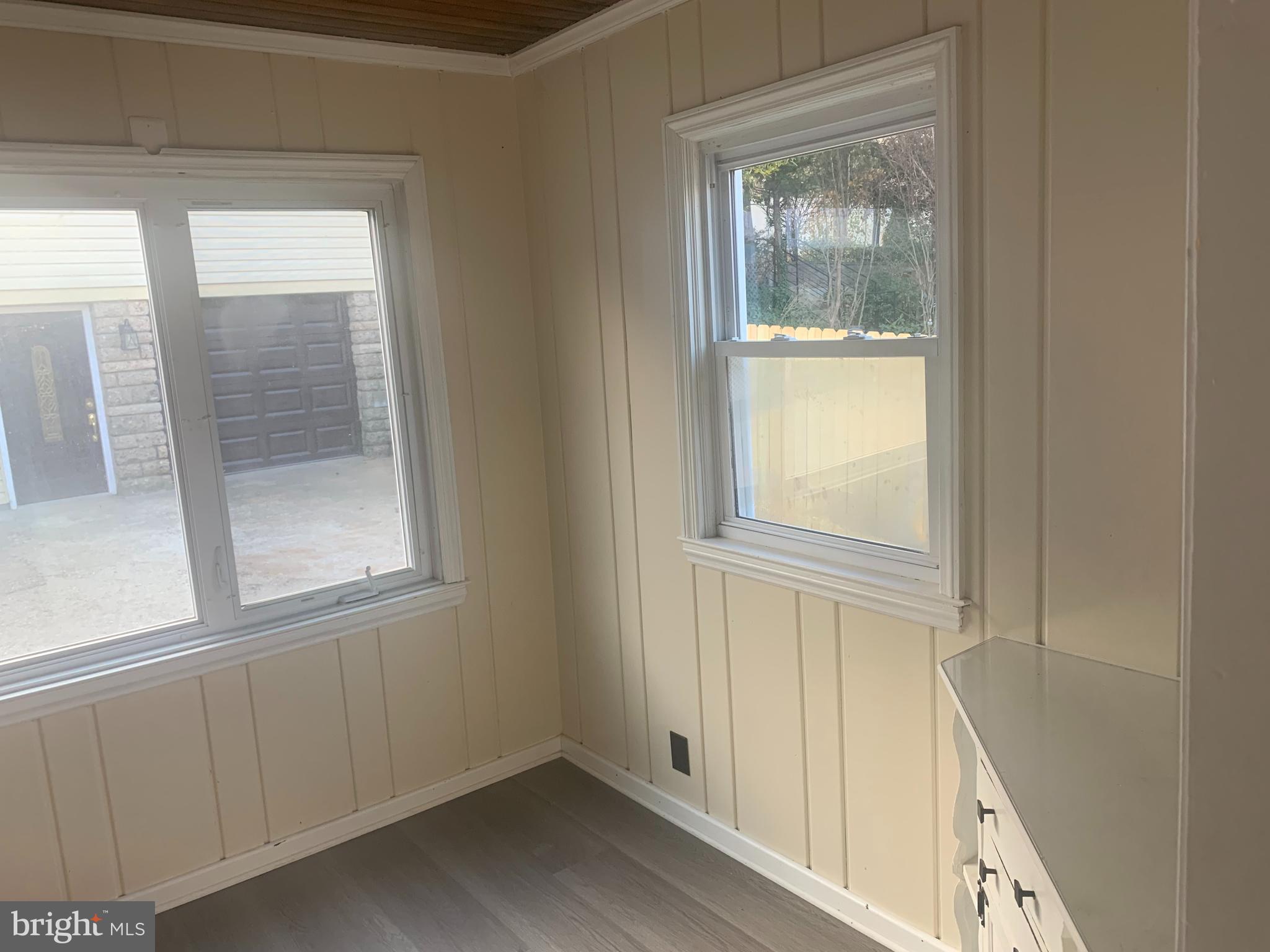 HAMPSHIRE KNOLLS - Residential Lease