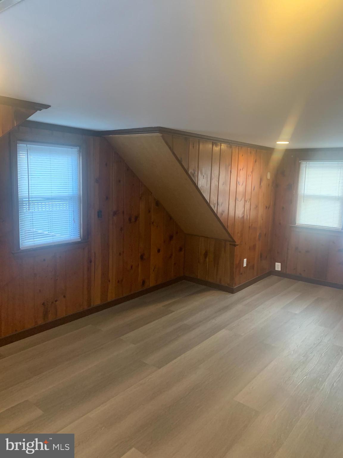 HAMPSHIRE KNOLLS - Residential Lease