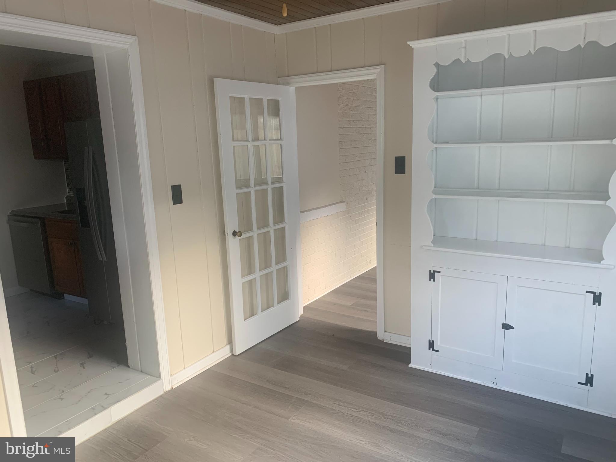 HAMPSHIRE KNOLLS - Residential Lease