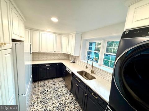 Tiny photo for 117 S 8th Street, MOUNT WOLF, PA 17347 (MLS # PAYK2090024)