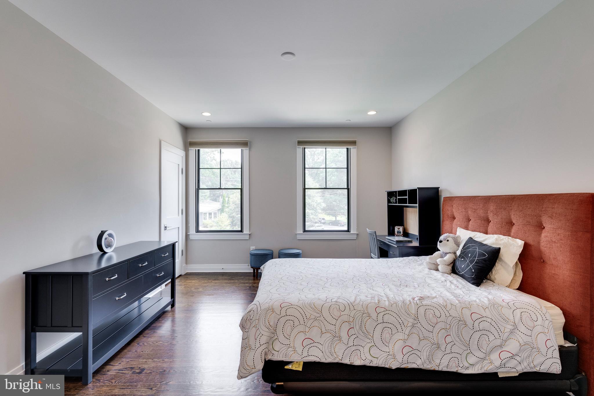 KENWOOD PARK - Residential