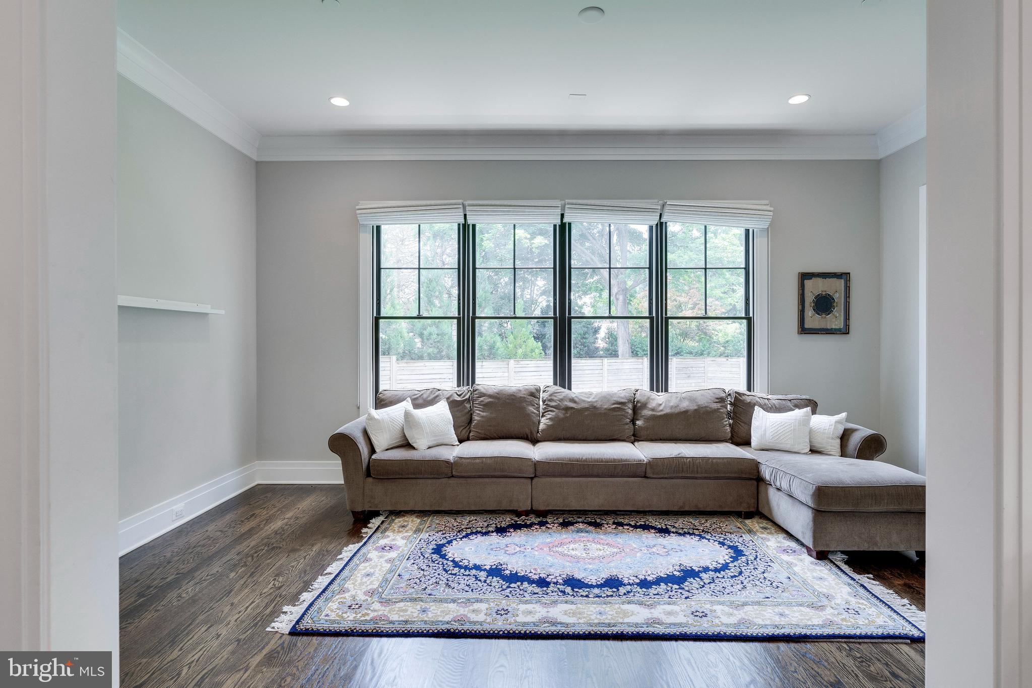 KENWOOD PARK - Residential