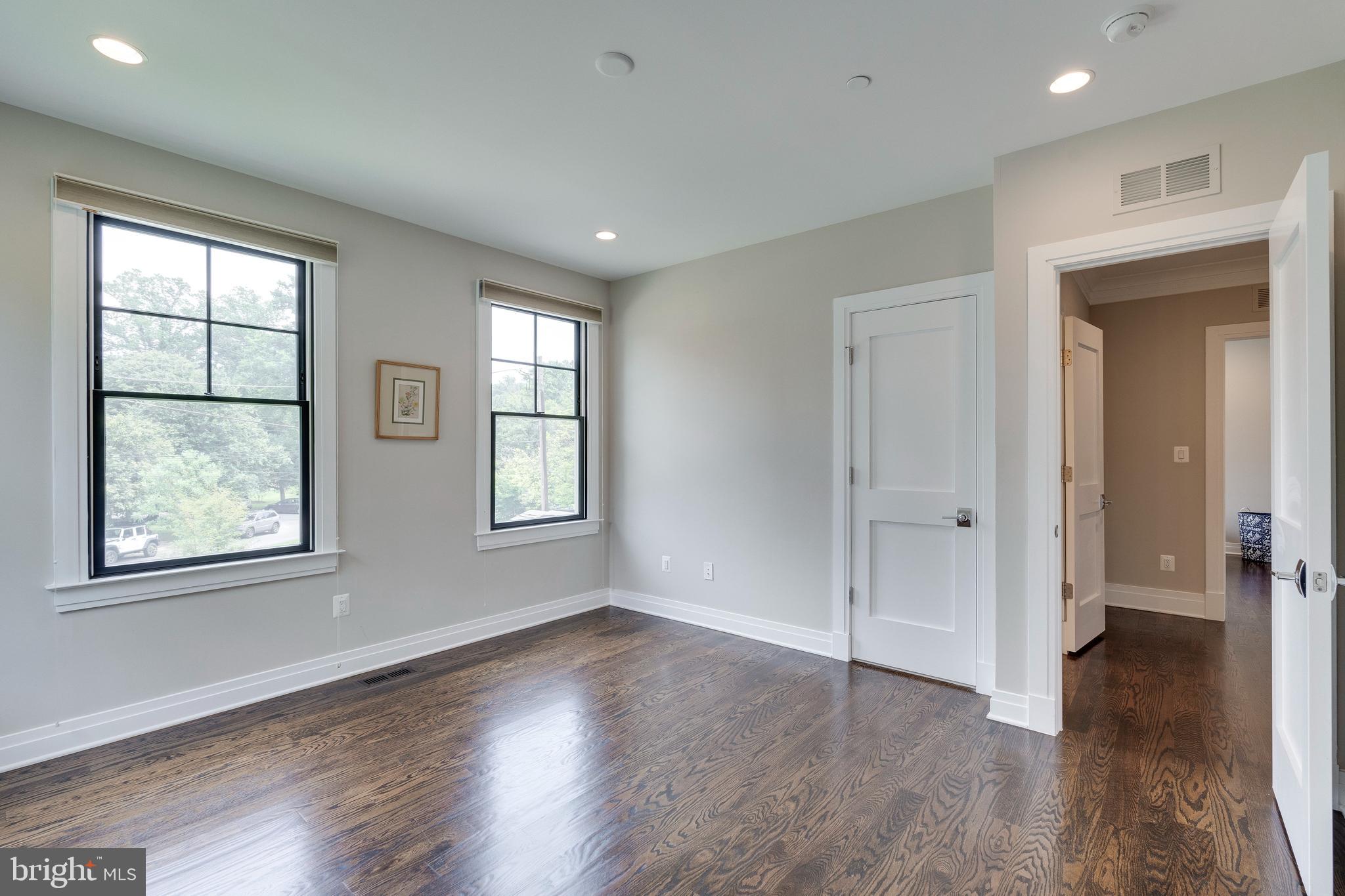 KENWOOD PARK - Residential