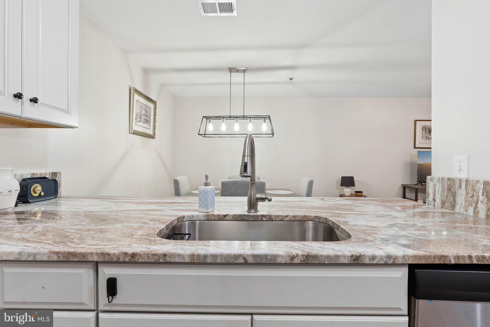 600 SQUIRE LANE 600-2D
