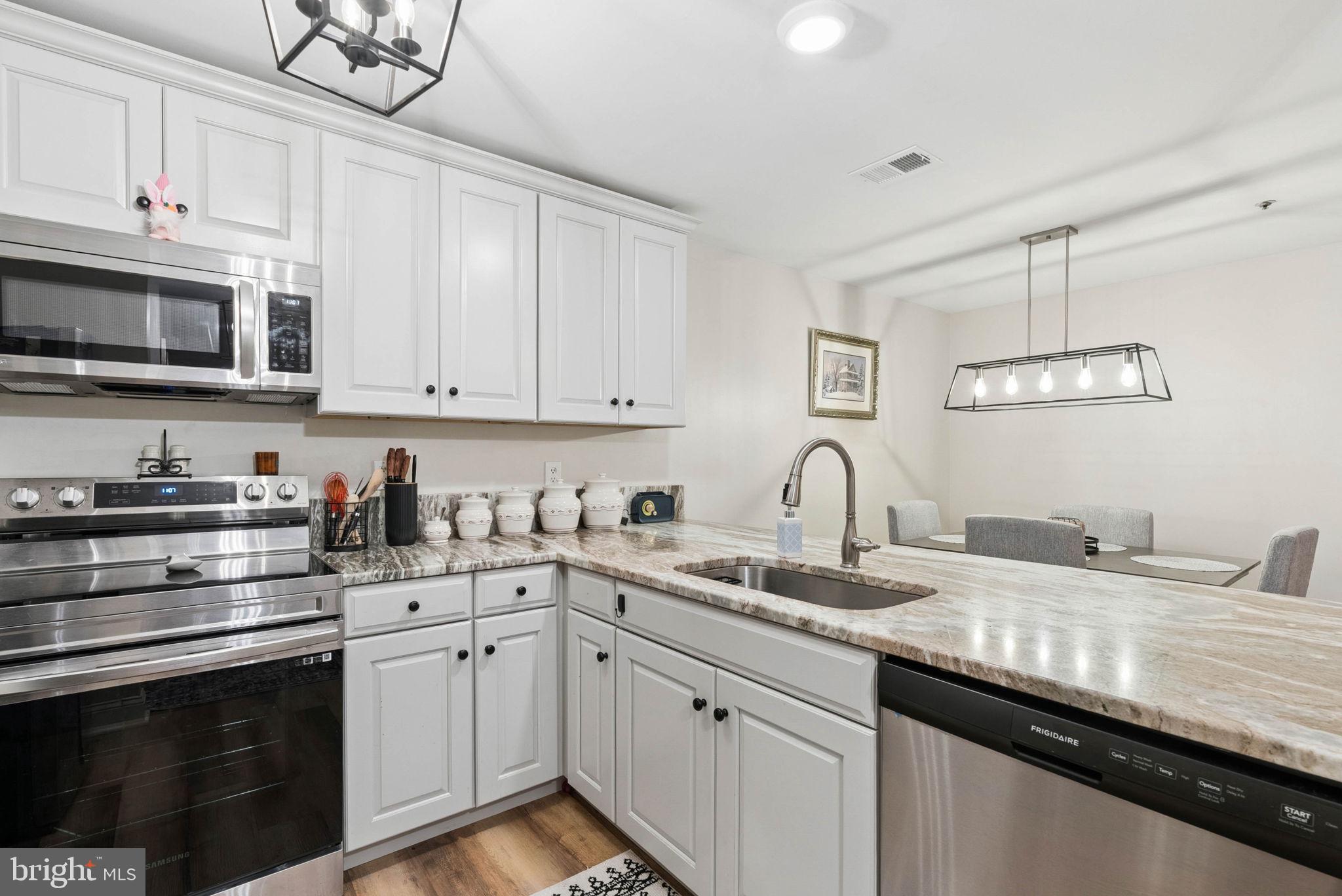 600 SQUIRE LANE 600-2D