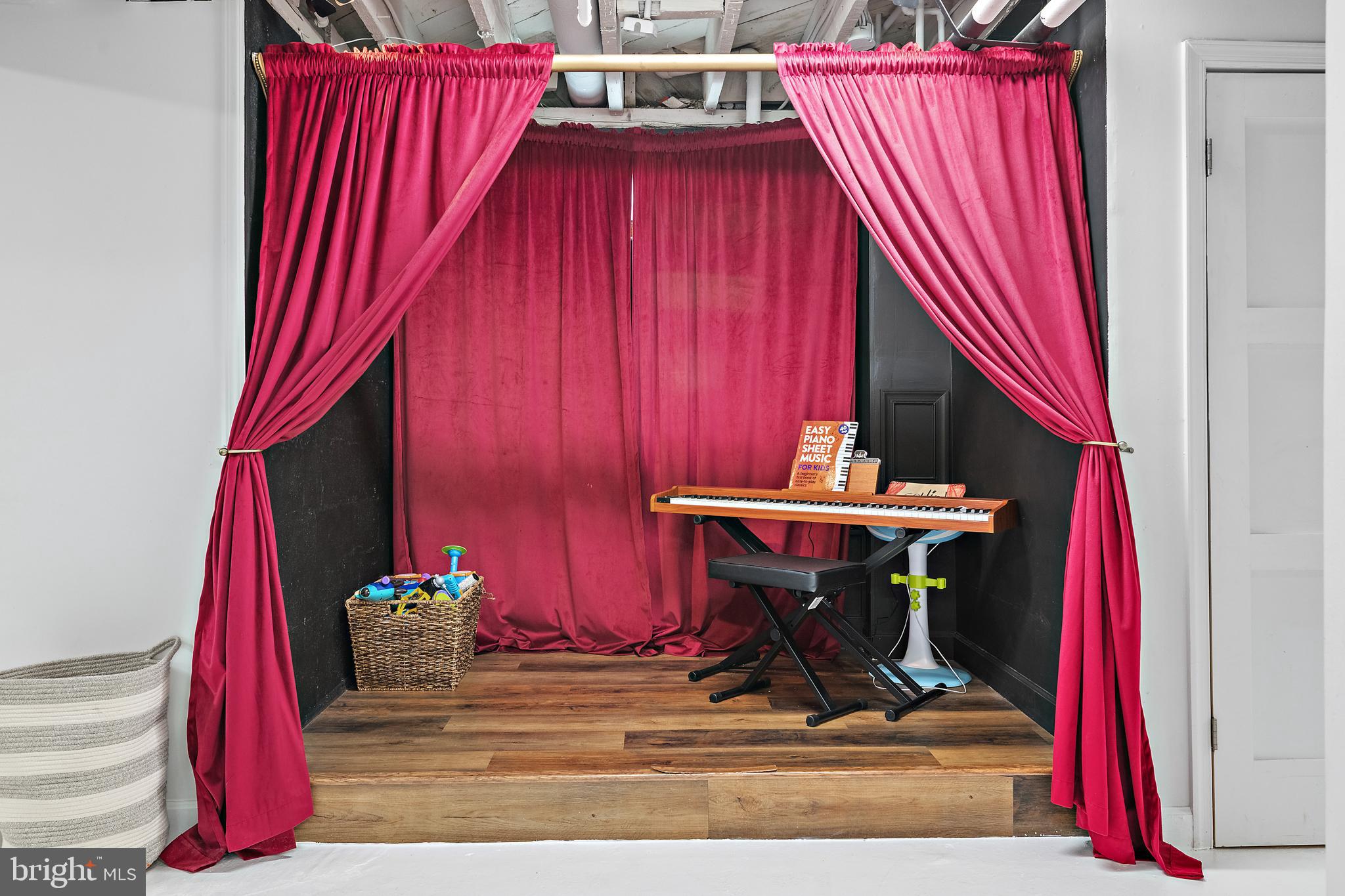 MURRAY HILL - Residential