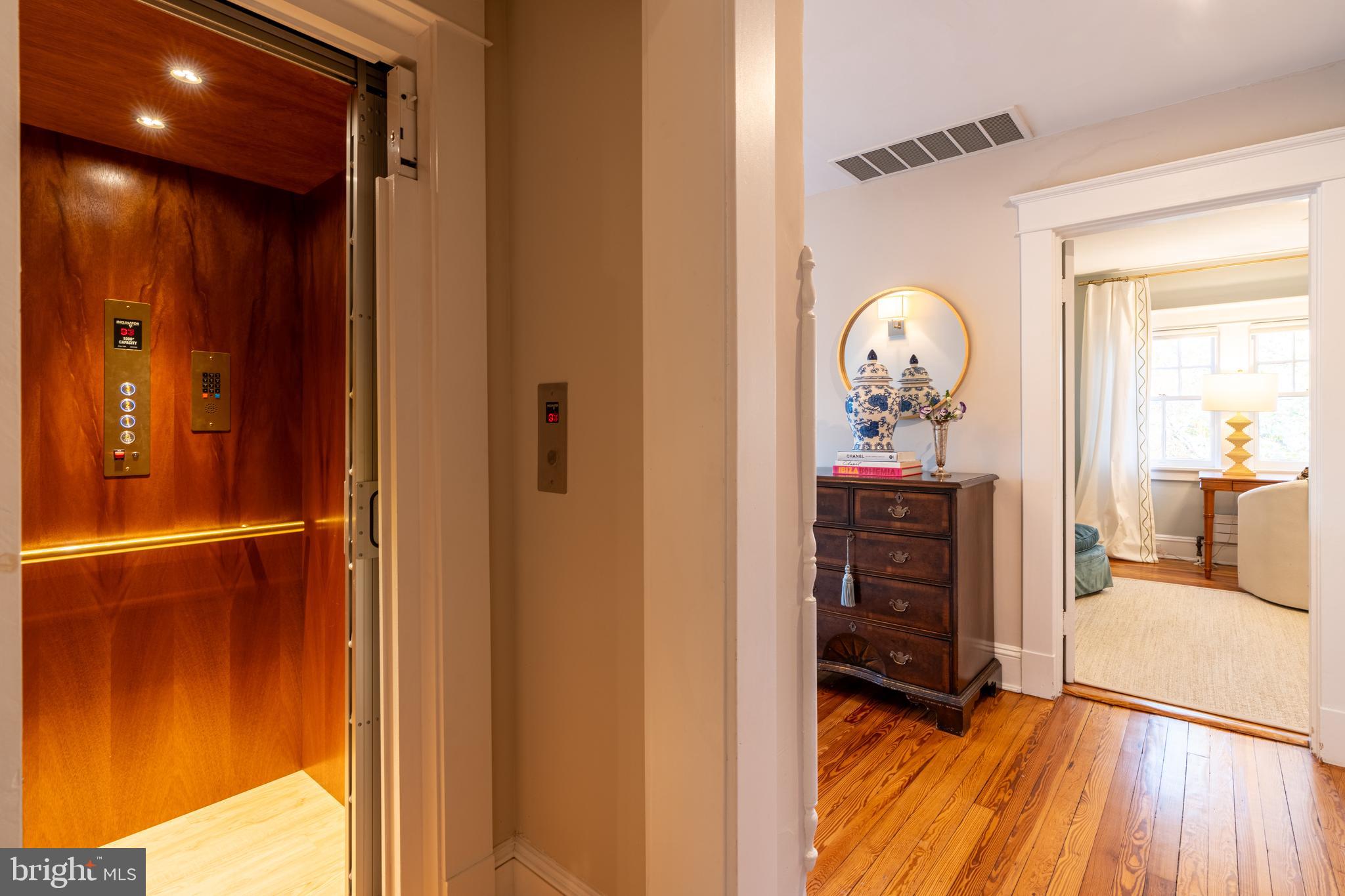 MURRAY HILL - Residential