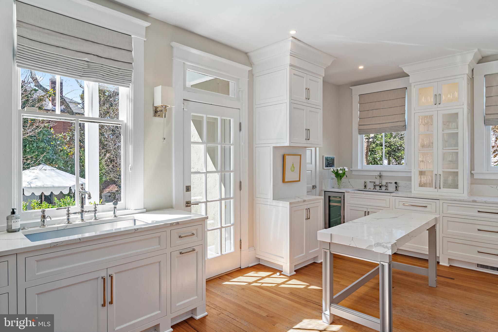 MURRAY HILL - Residential