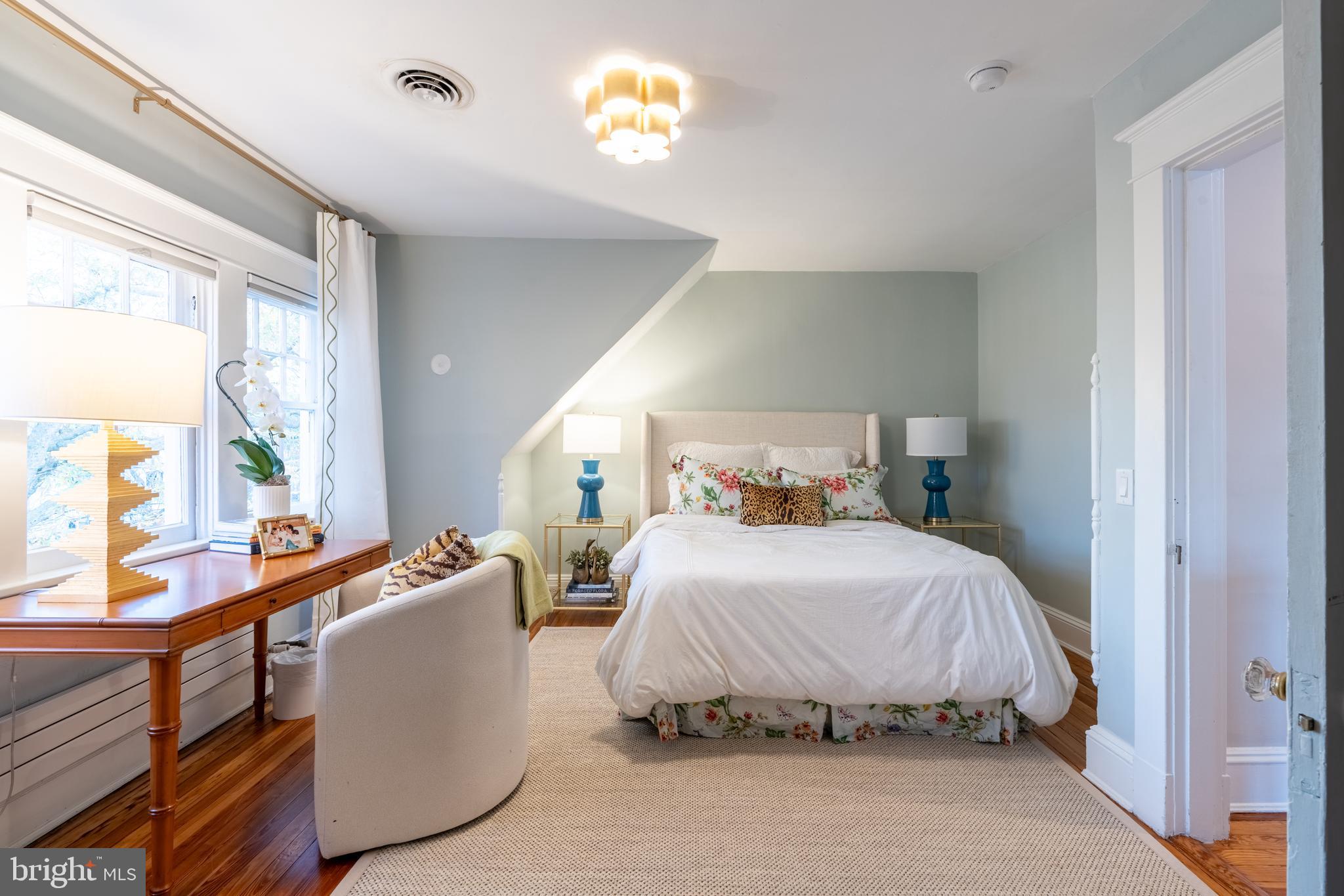 MURRAY HILL - Residential