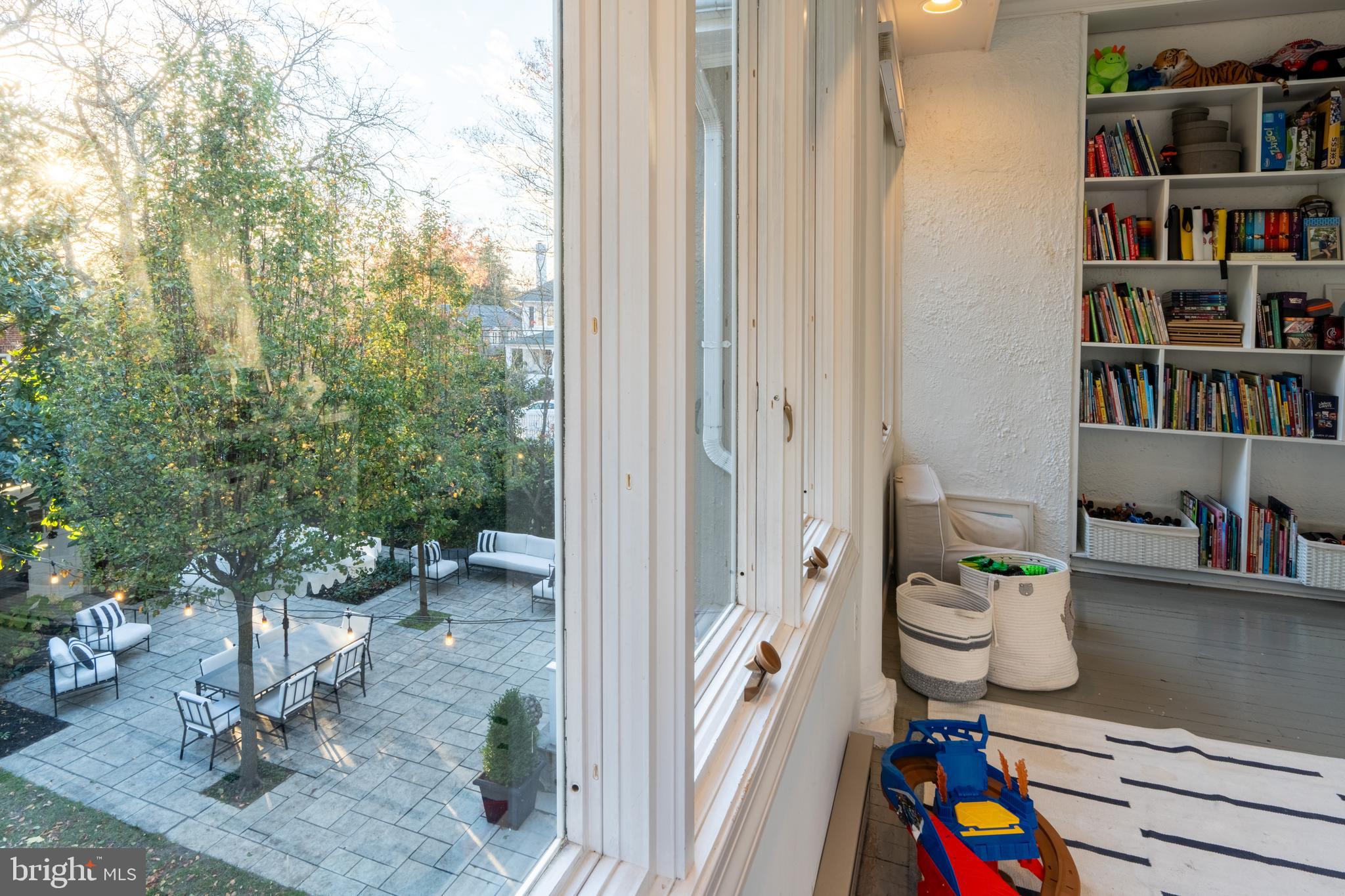 MURRAY HILL - Residential