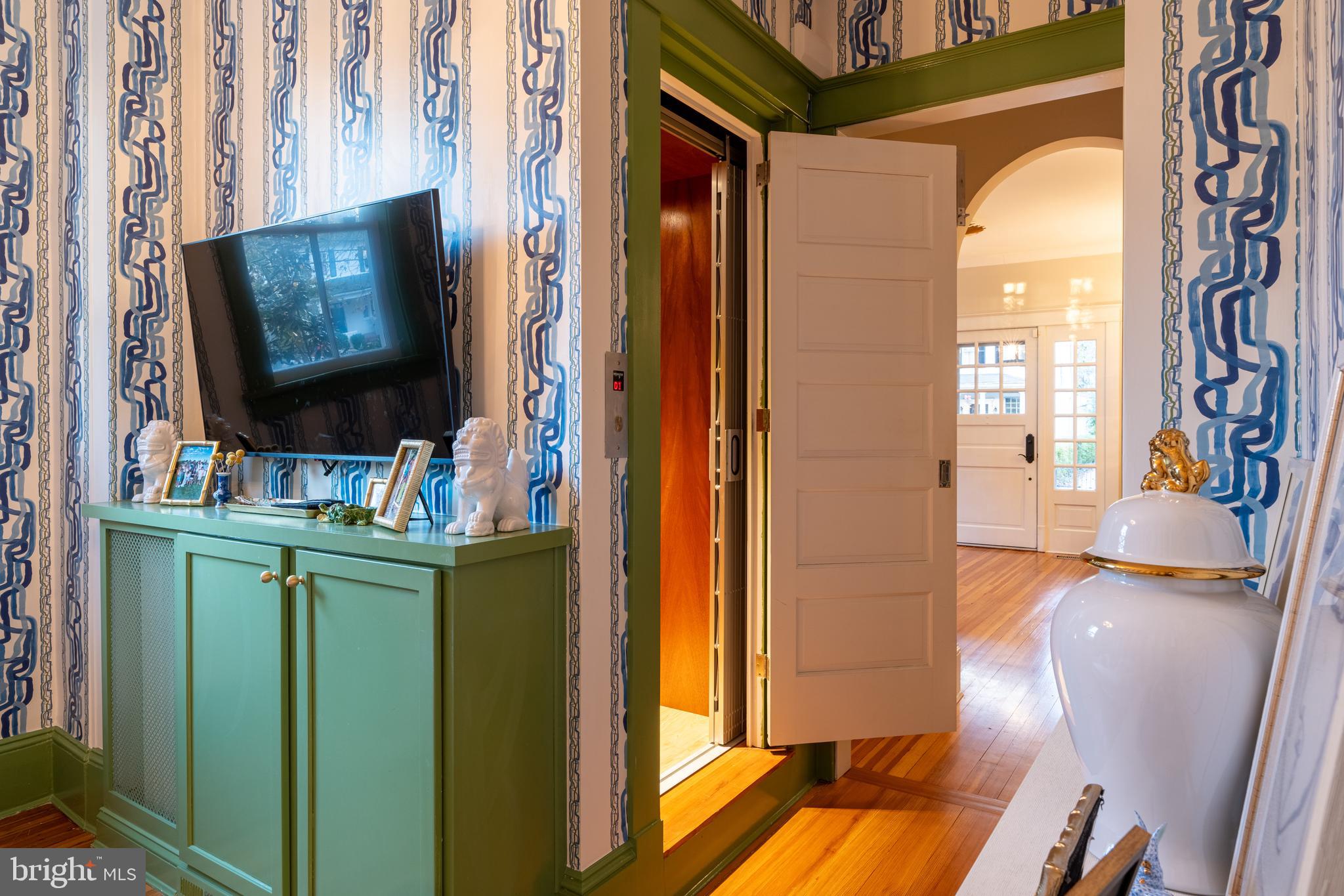 MURRAY HILL - Residential