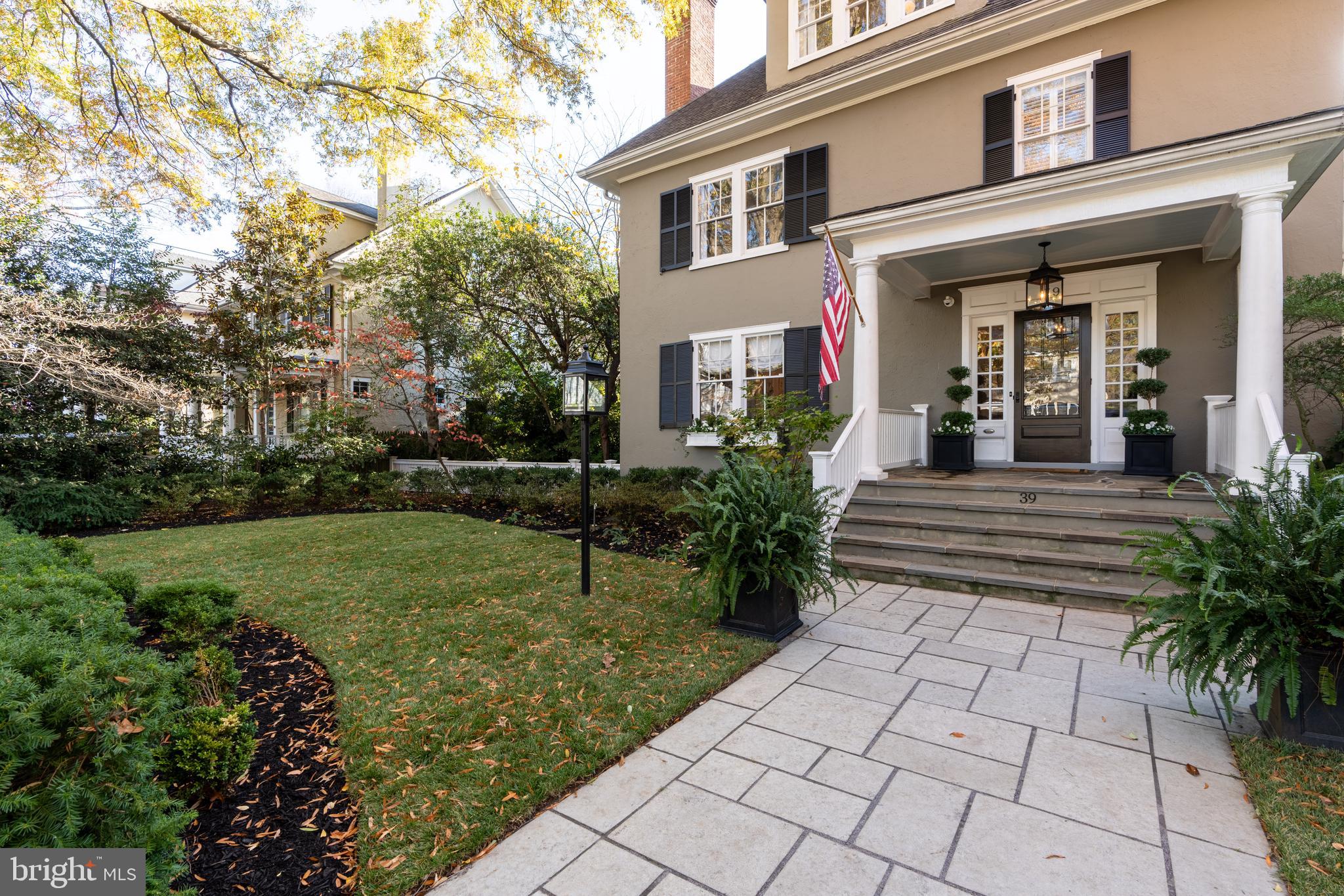 MURRAY HILL - Residential