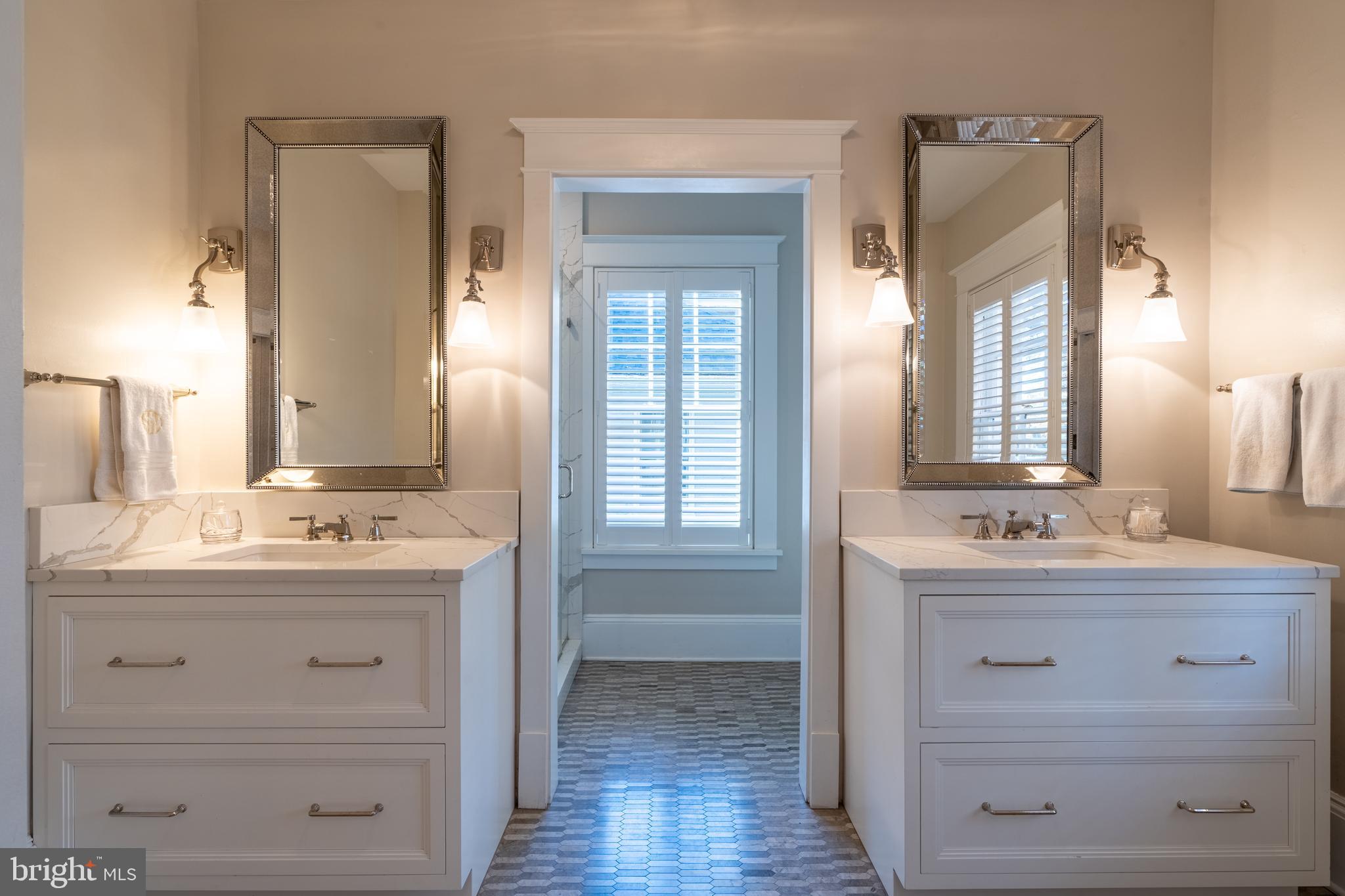 MURRAY HILL - Residential