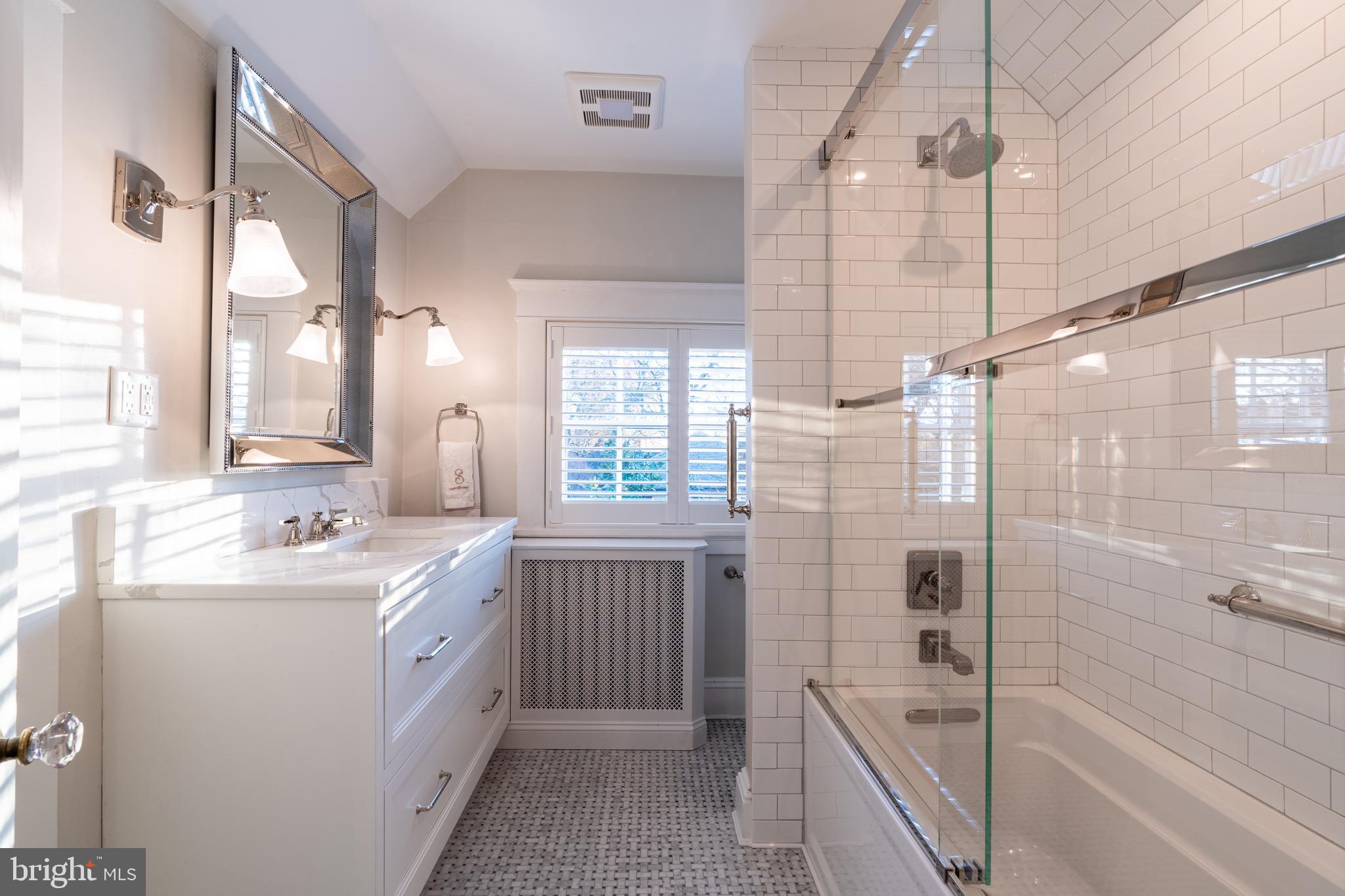 MURRAY HILL - Residential