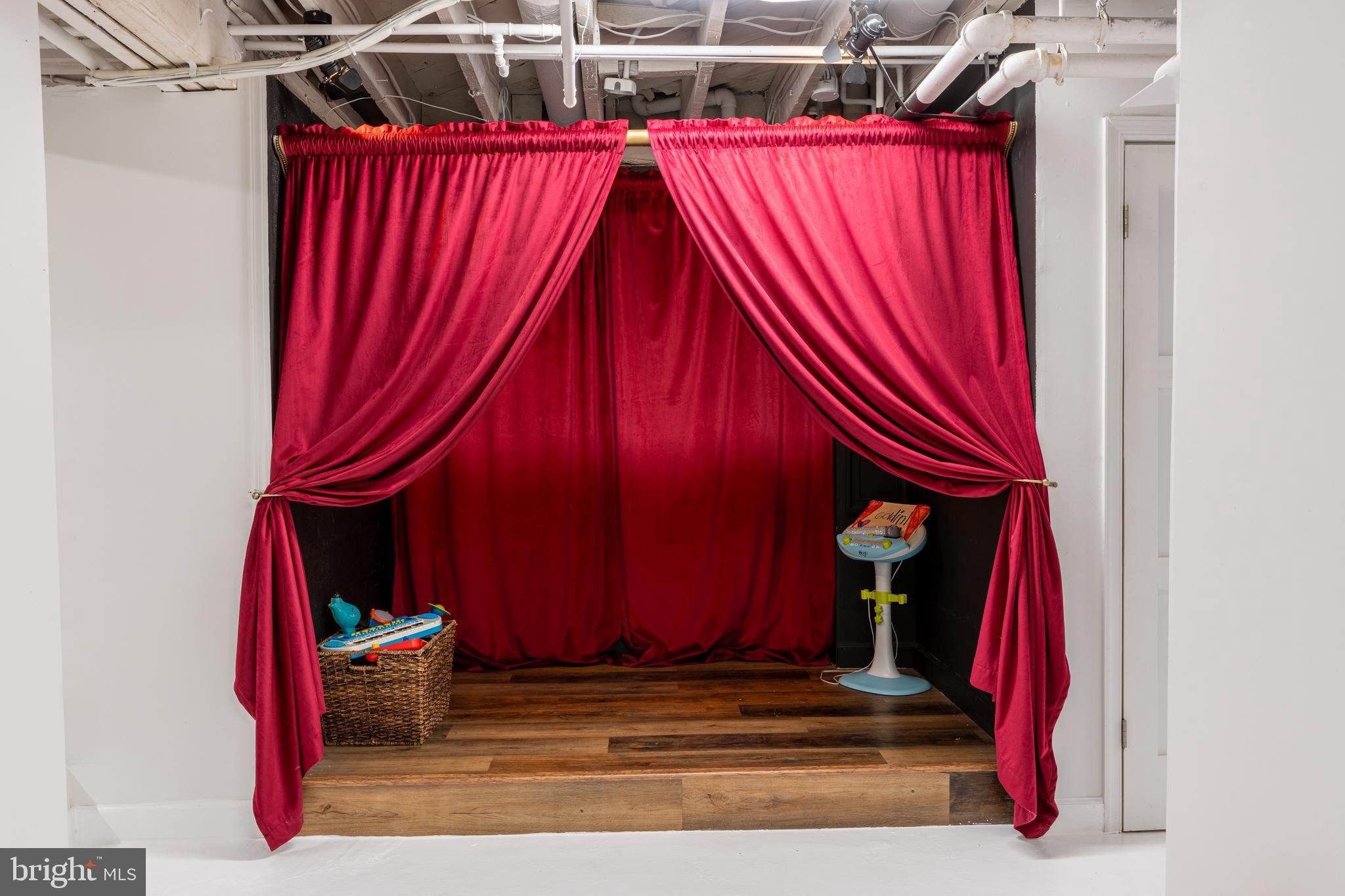 MURRAY HILL - Residential