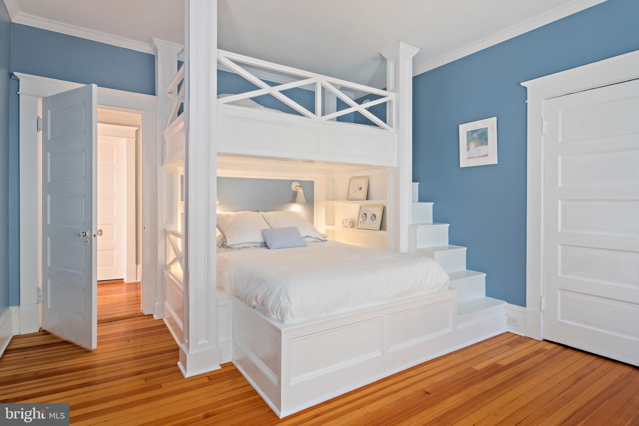 MURRAY HILL - Residential