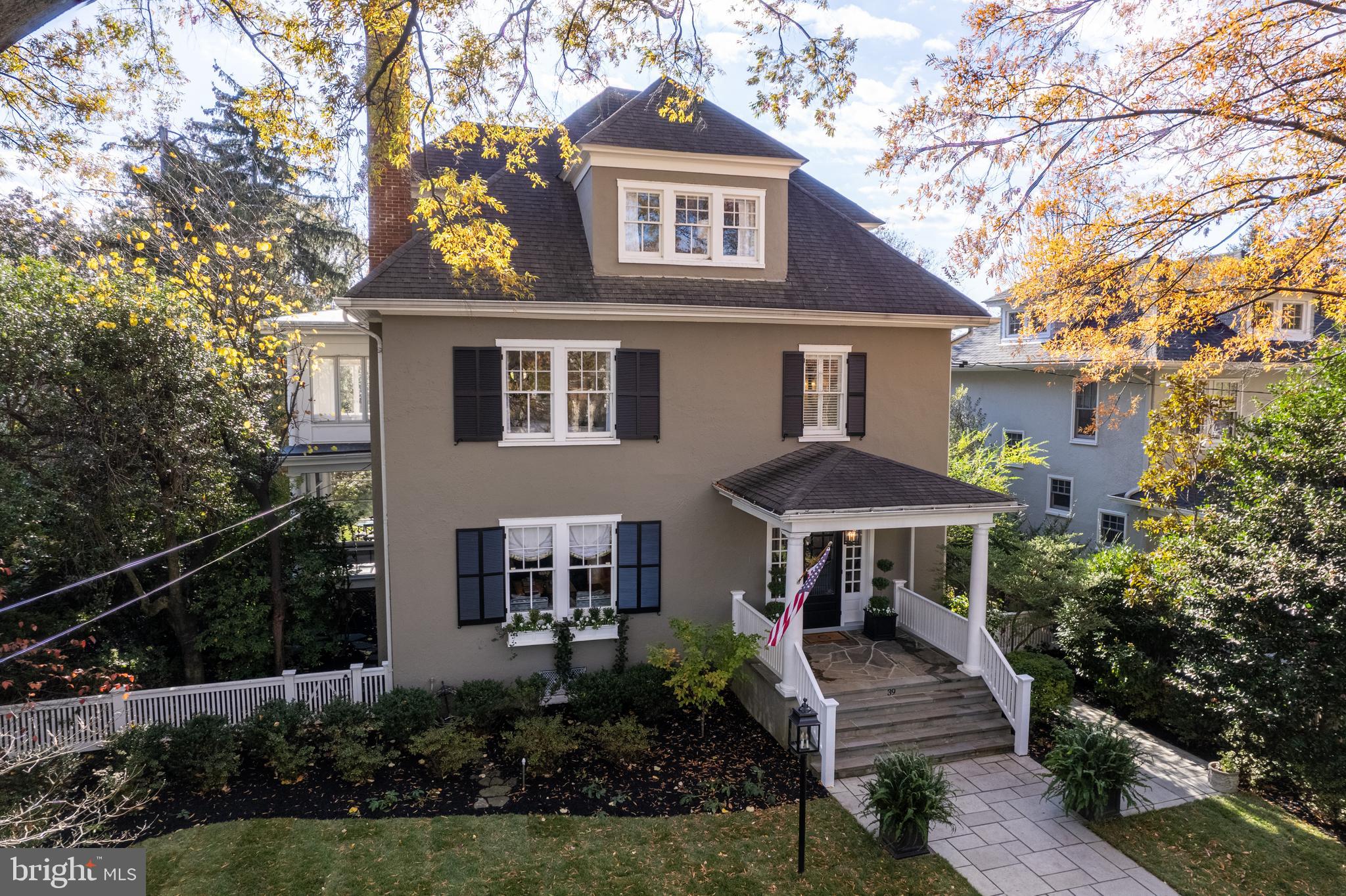 MURRAY HILL - Residential