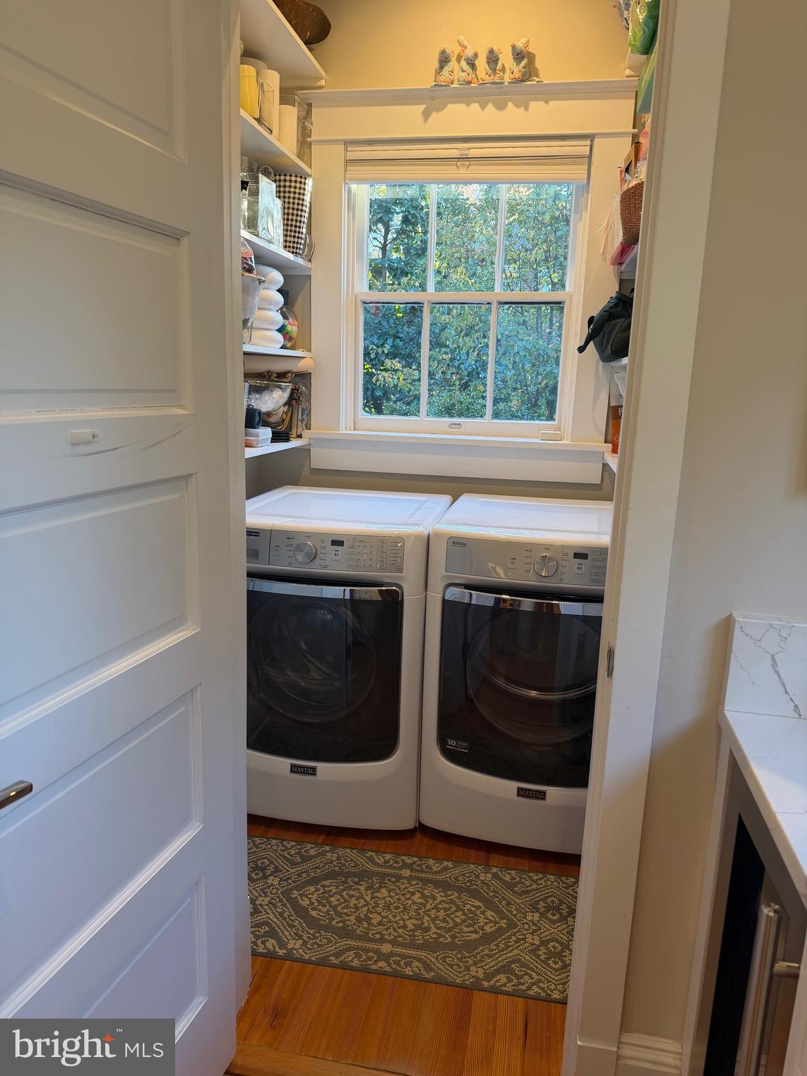 MURRAY HILL - Residential