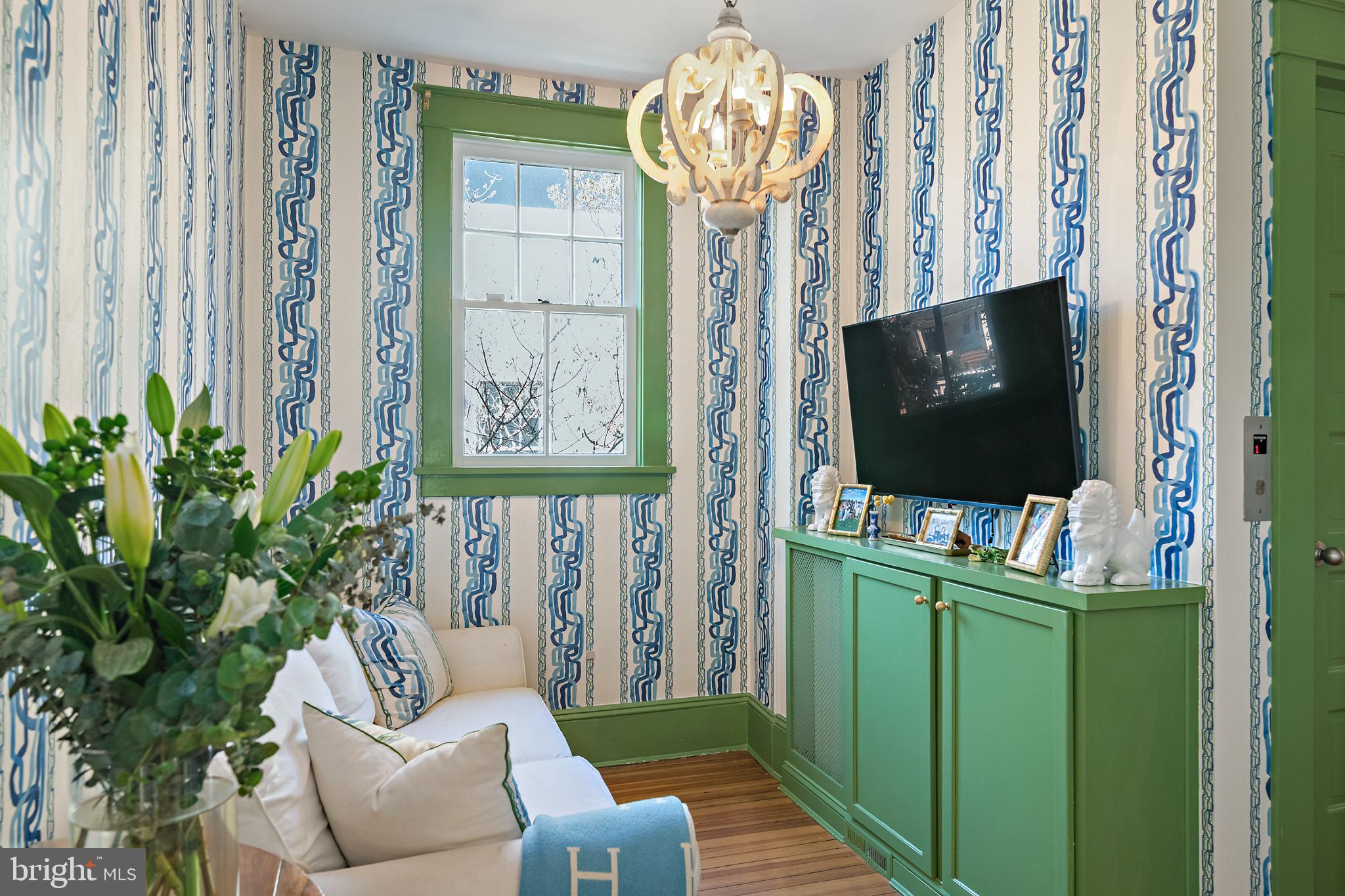 MURRAY HILL - Residential