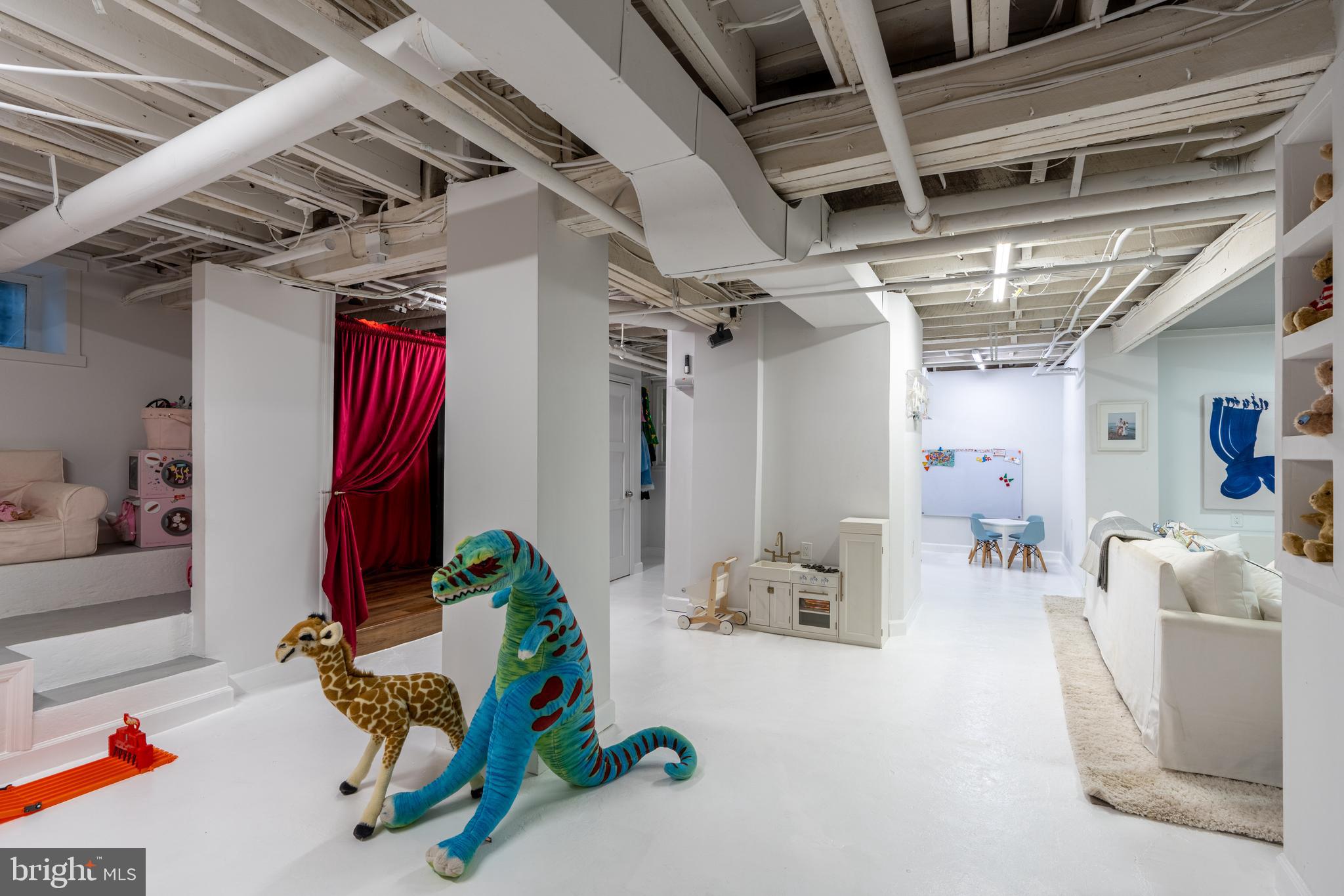 MURRAY HILL - Residential