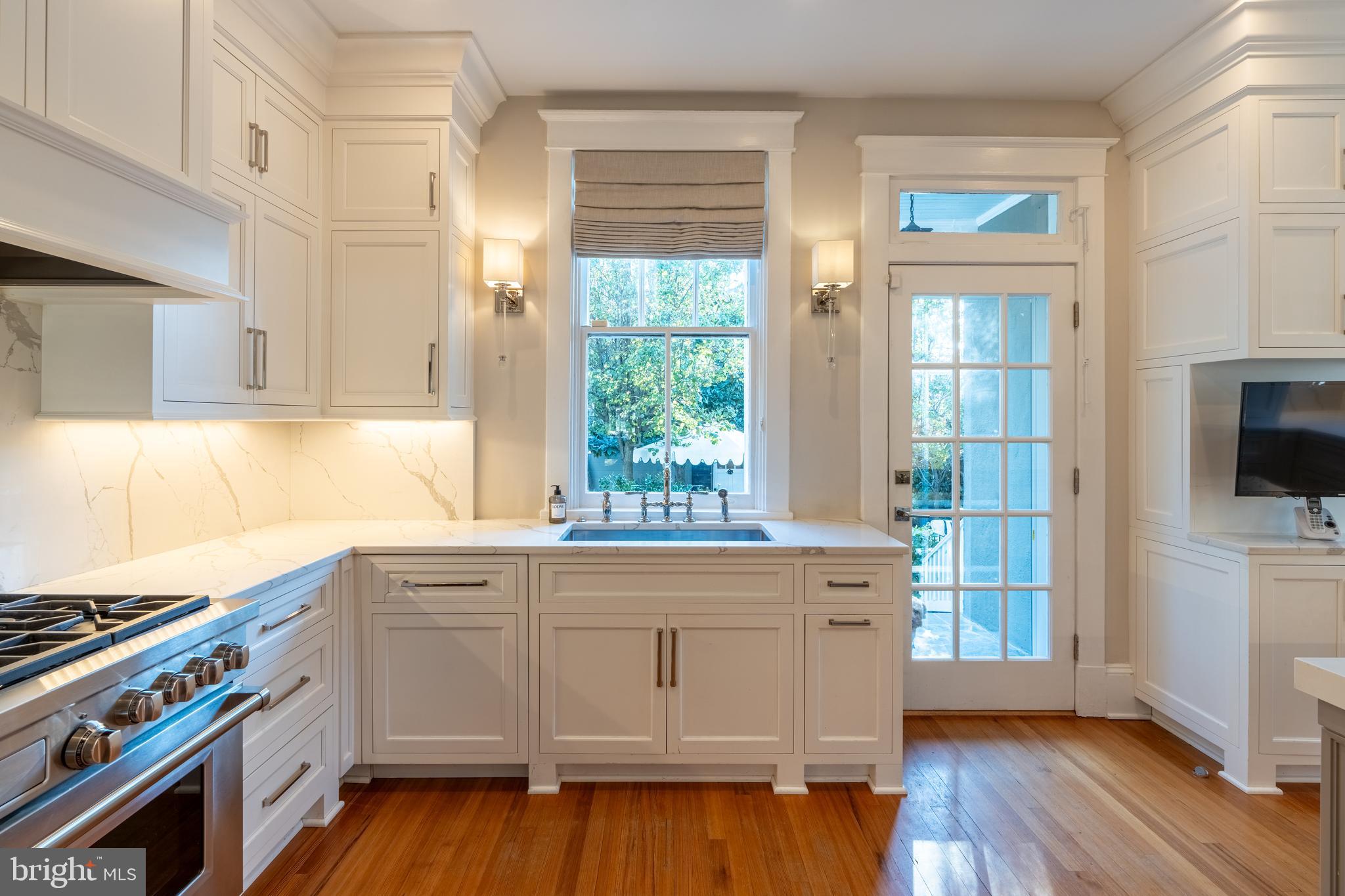 MURRAY HILL - Residential