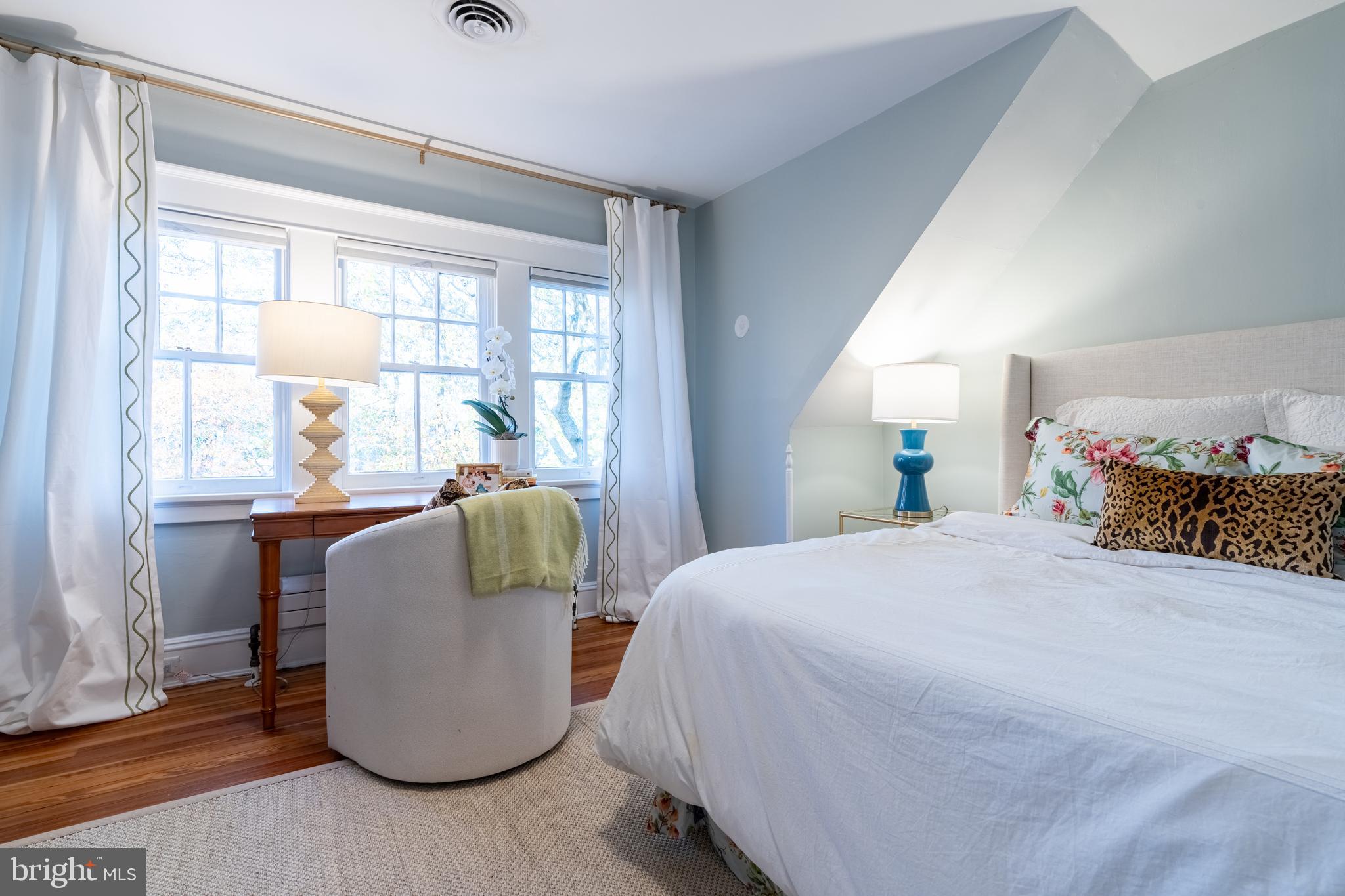 MURRAY HILL - Residential