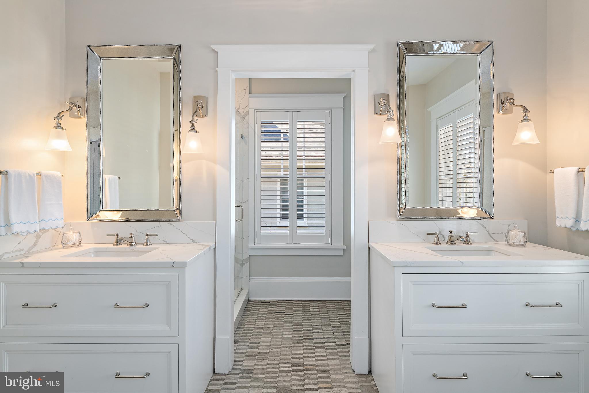 MURRAY HILL - Residential