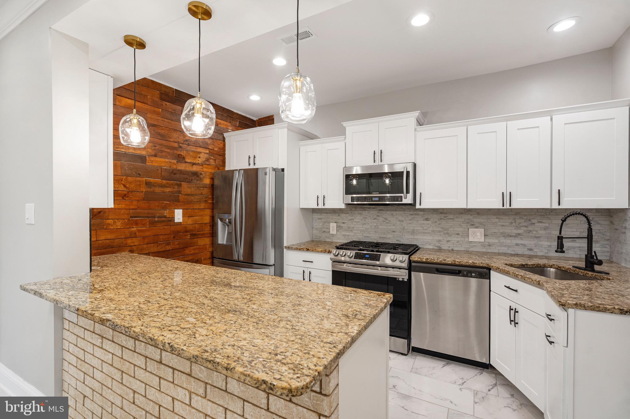 HOMEWOOD - Residential