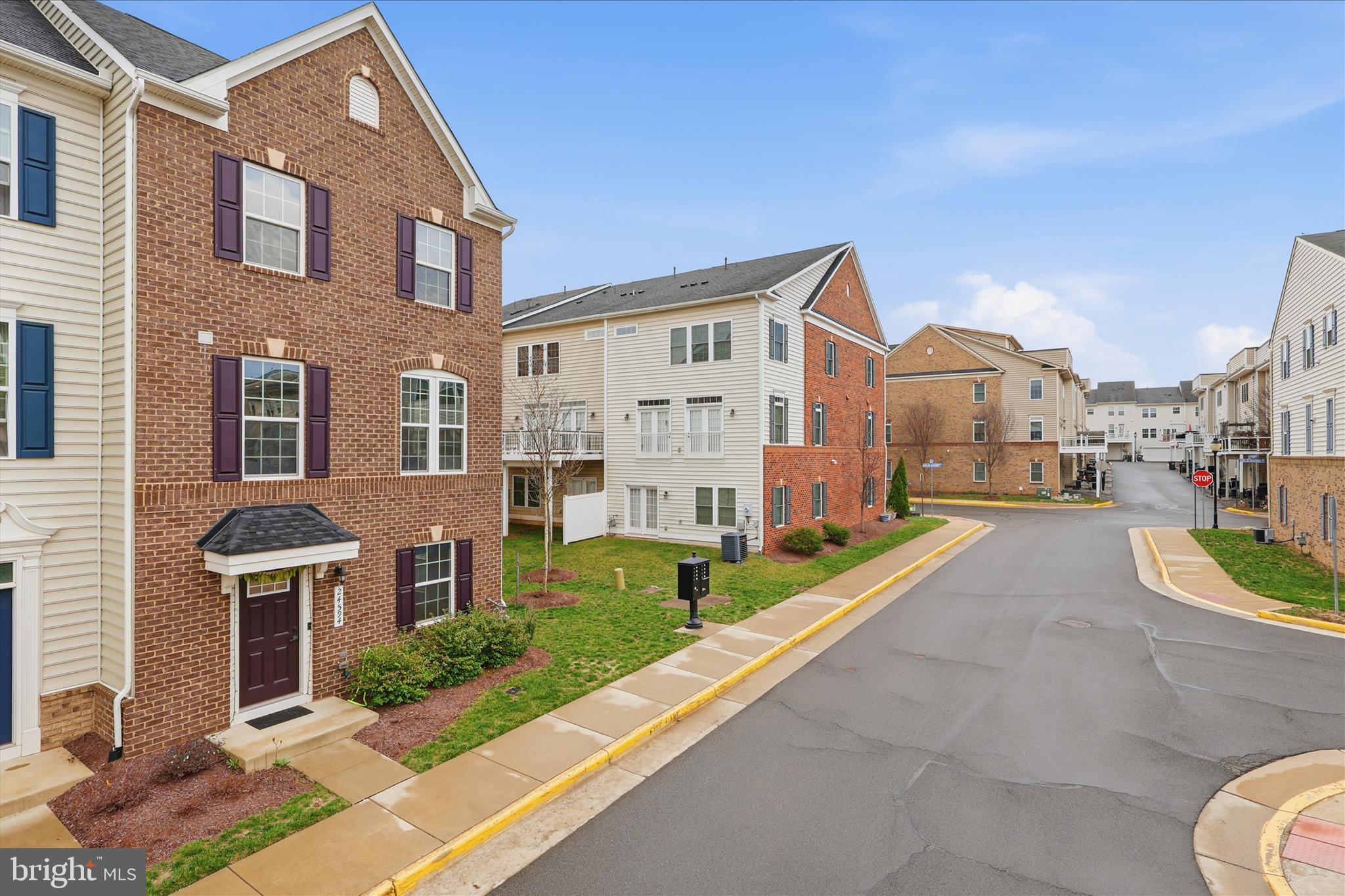 ARCOLA TOWN CENTER - Residential