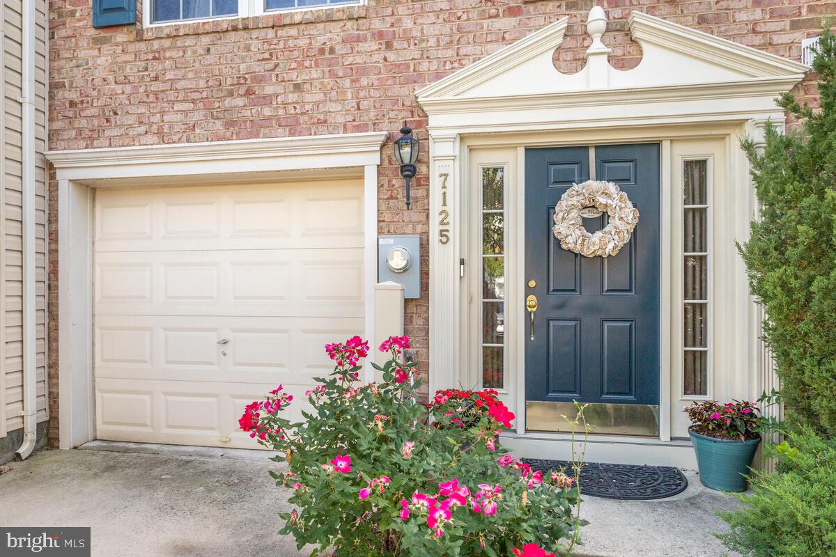 VILLAGE TOWNS - Residential