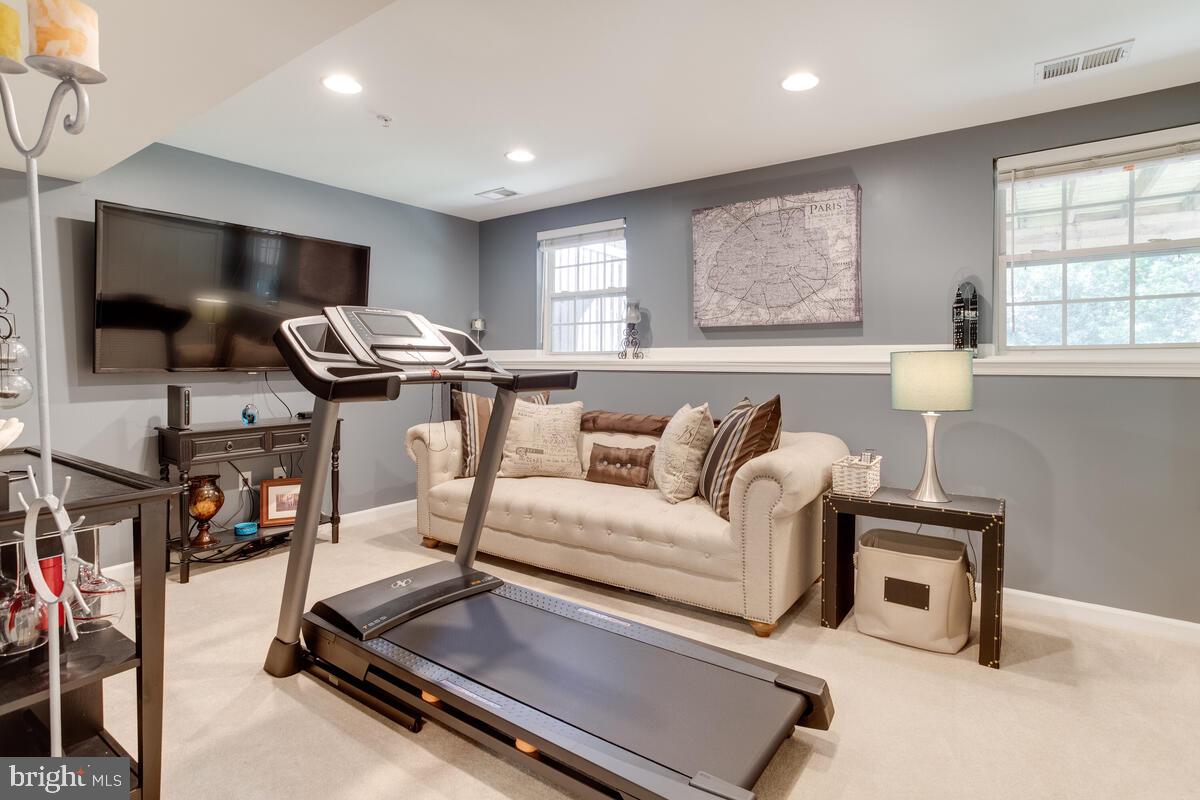 VILLAGE TOWNS - Residential