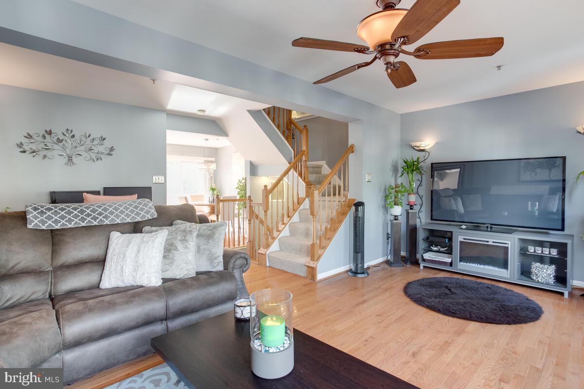 VILLAGE TOWNS - Residential