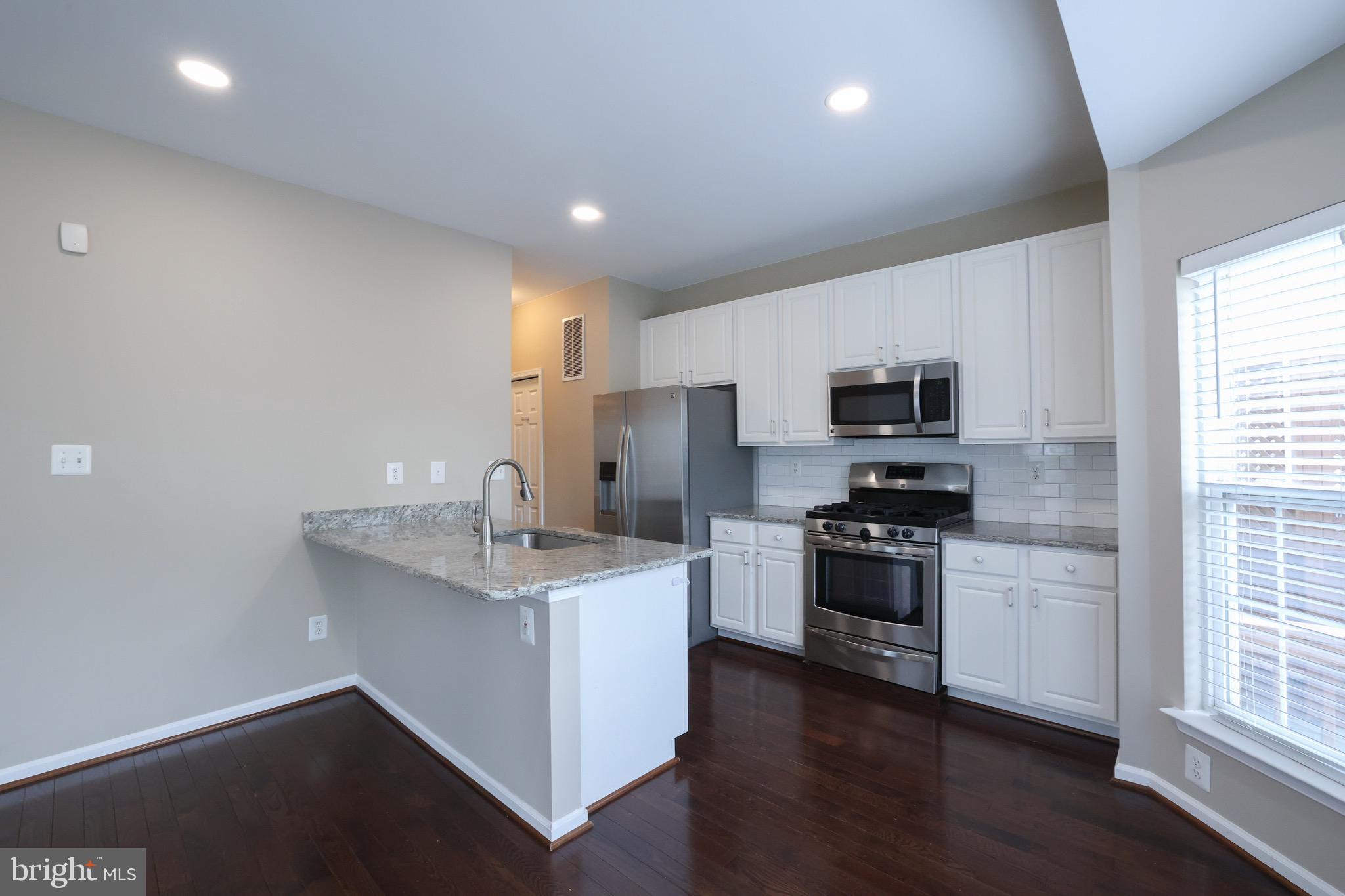 COLONNADE AT DULLES - Residential