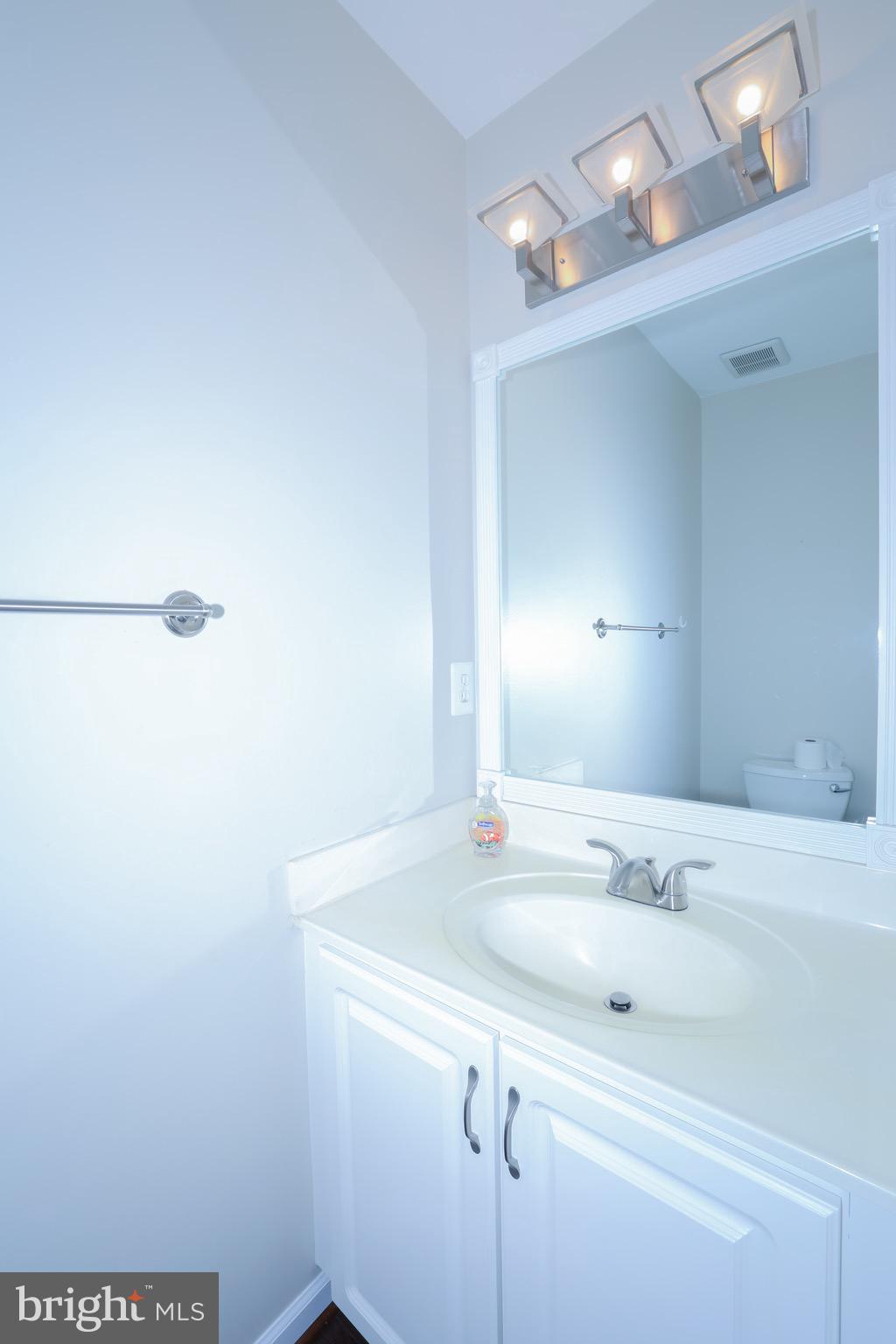 COLONNADE AT DULLES - Residential