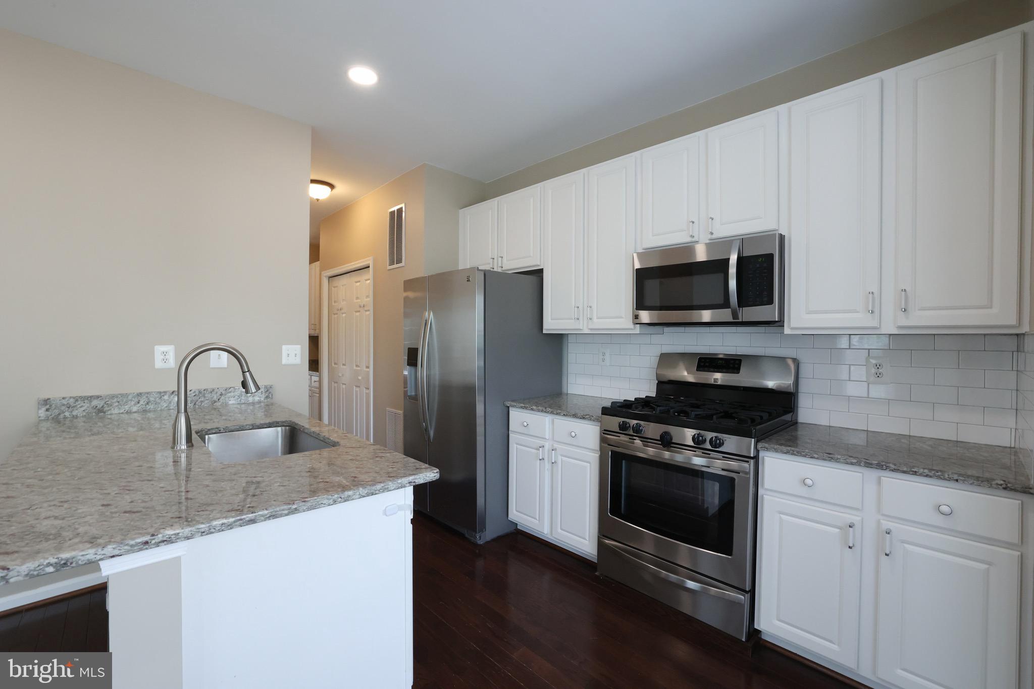 COLONNADE AT DULLES - Residential